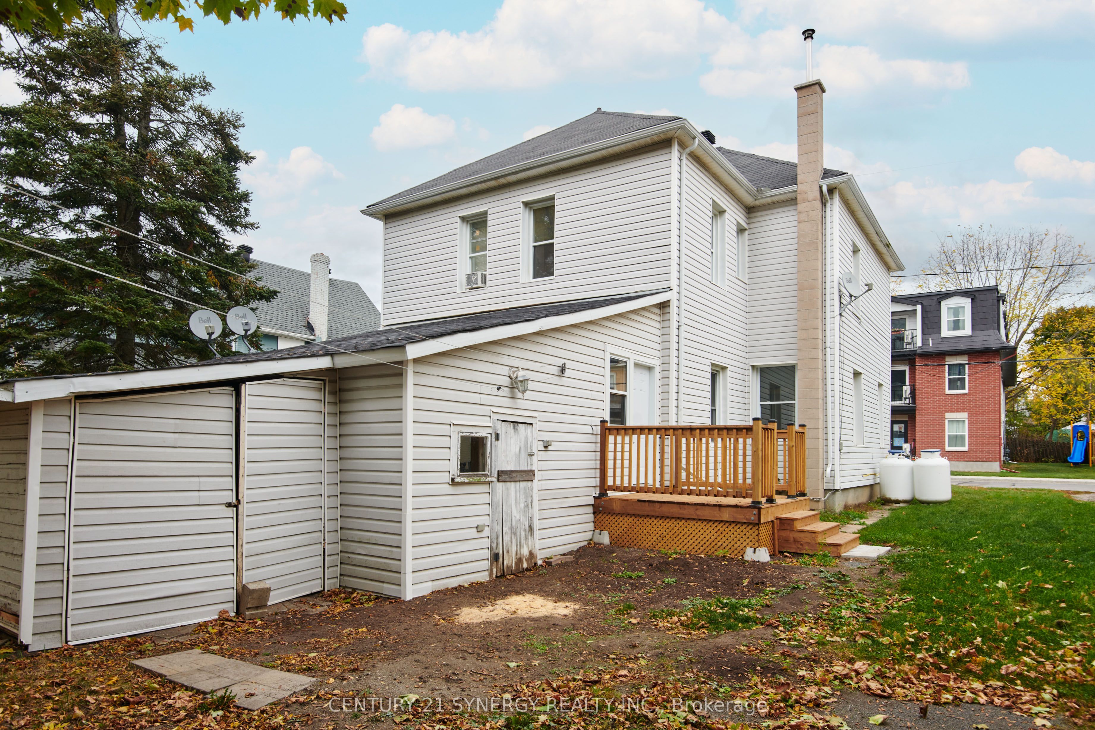 154-156 Beckwith Street N Property Photo 16