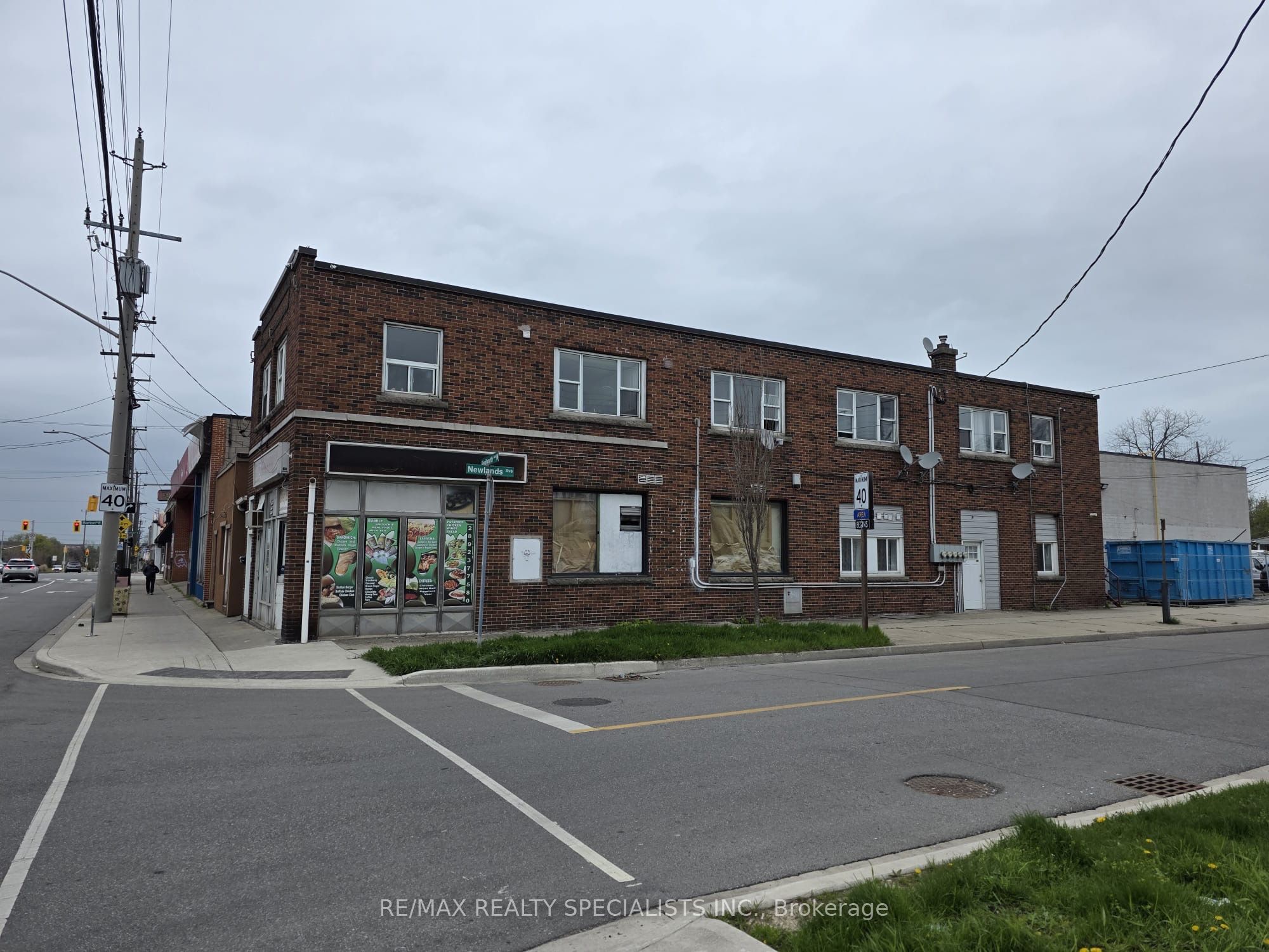 272 Kenilworth Avenue N Property Photo 1