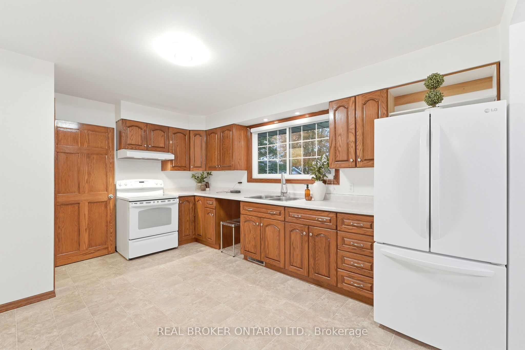 7 Edward Street Property Photo 9