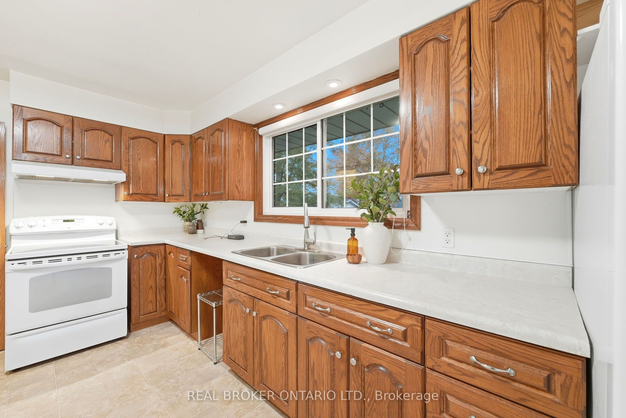 7 Edward Street Property Photo 10