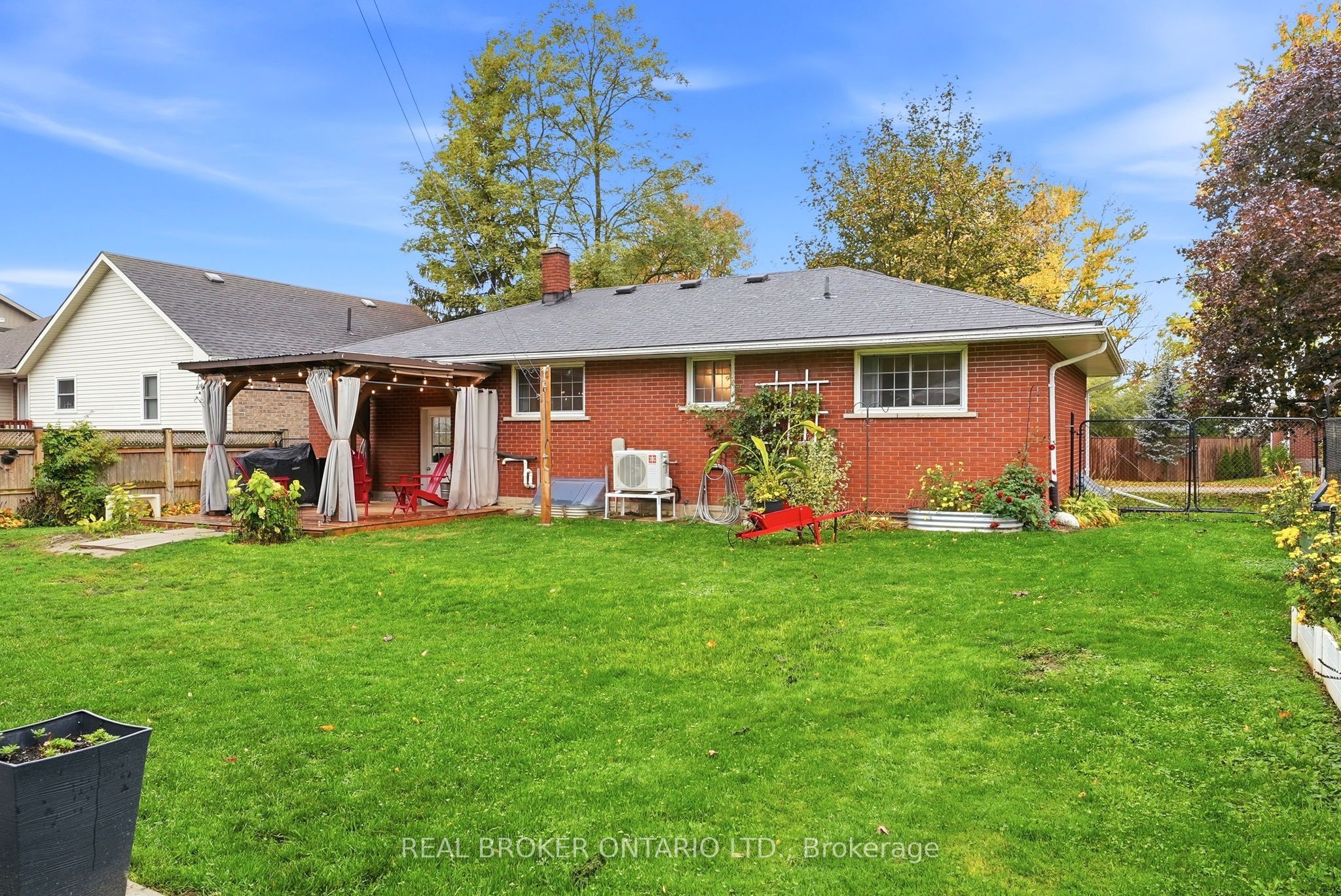 7 Edward Street Property Photo 38