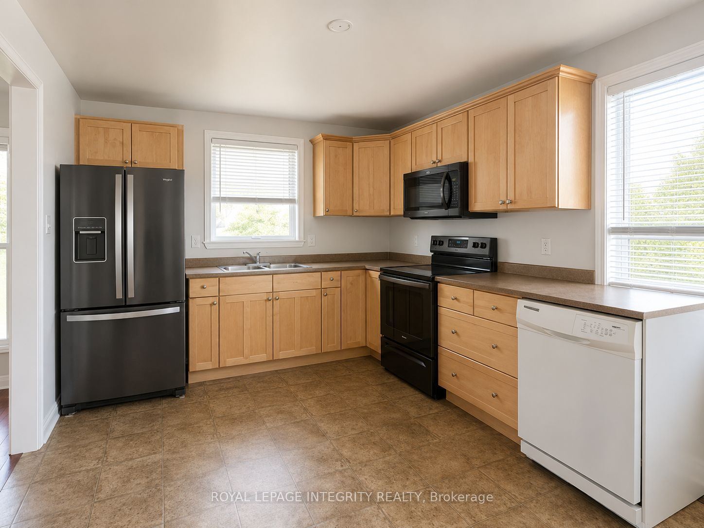 607 12th Street E Property Photo 5