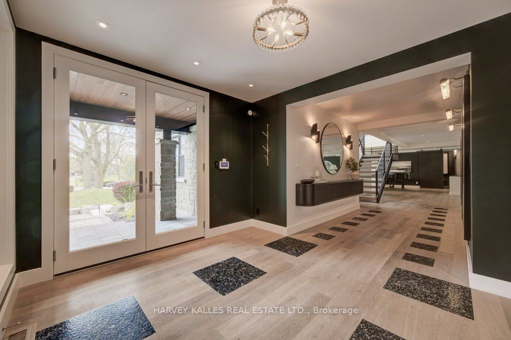 8 Westgate Walk Property Photo 2