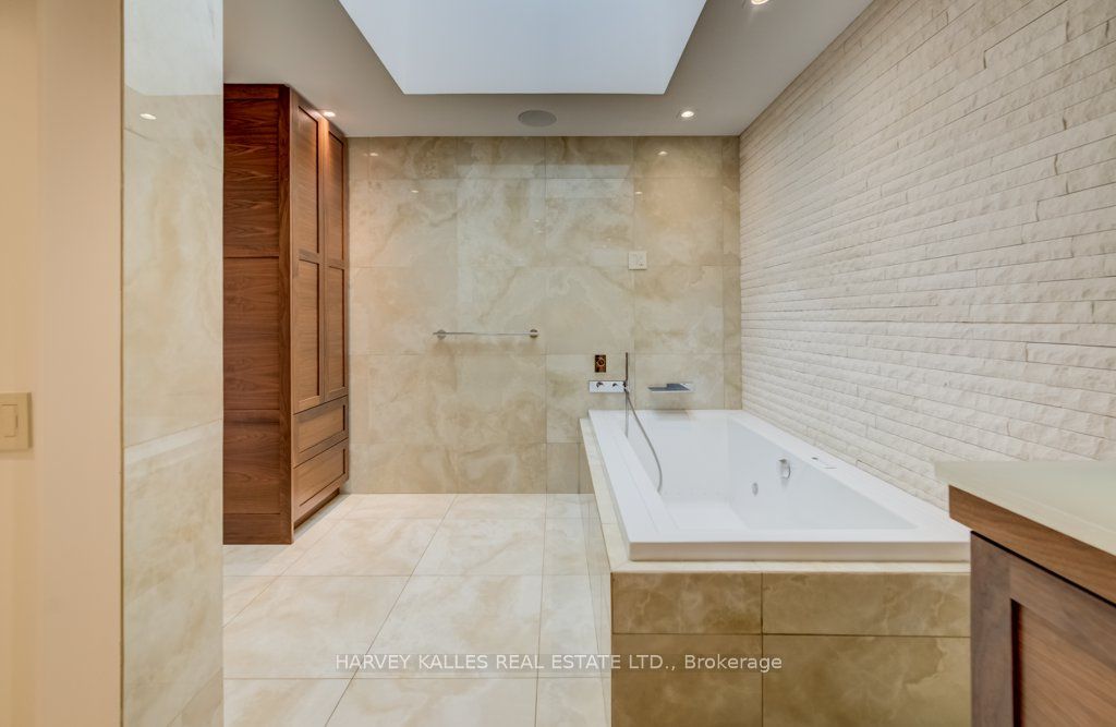 8 Westgate Walk Property Photo 31
