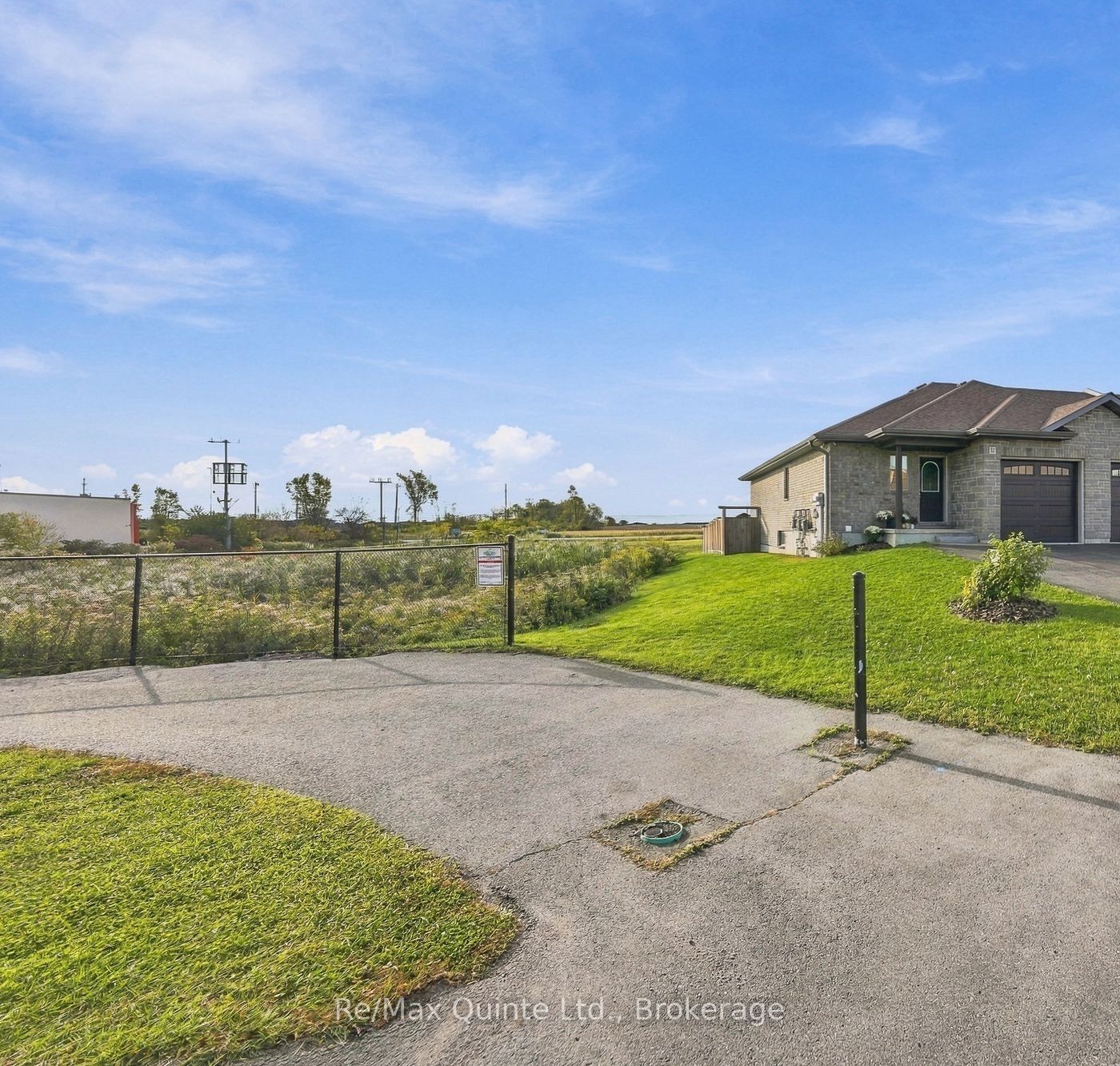 32 Cortland Crescent Property Photo 3