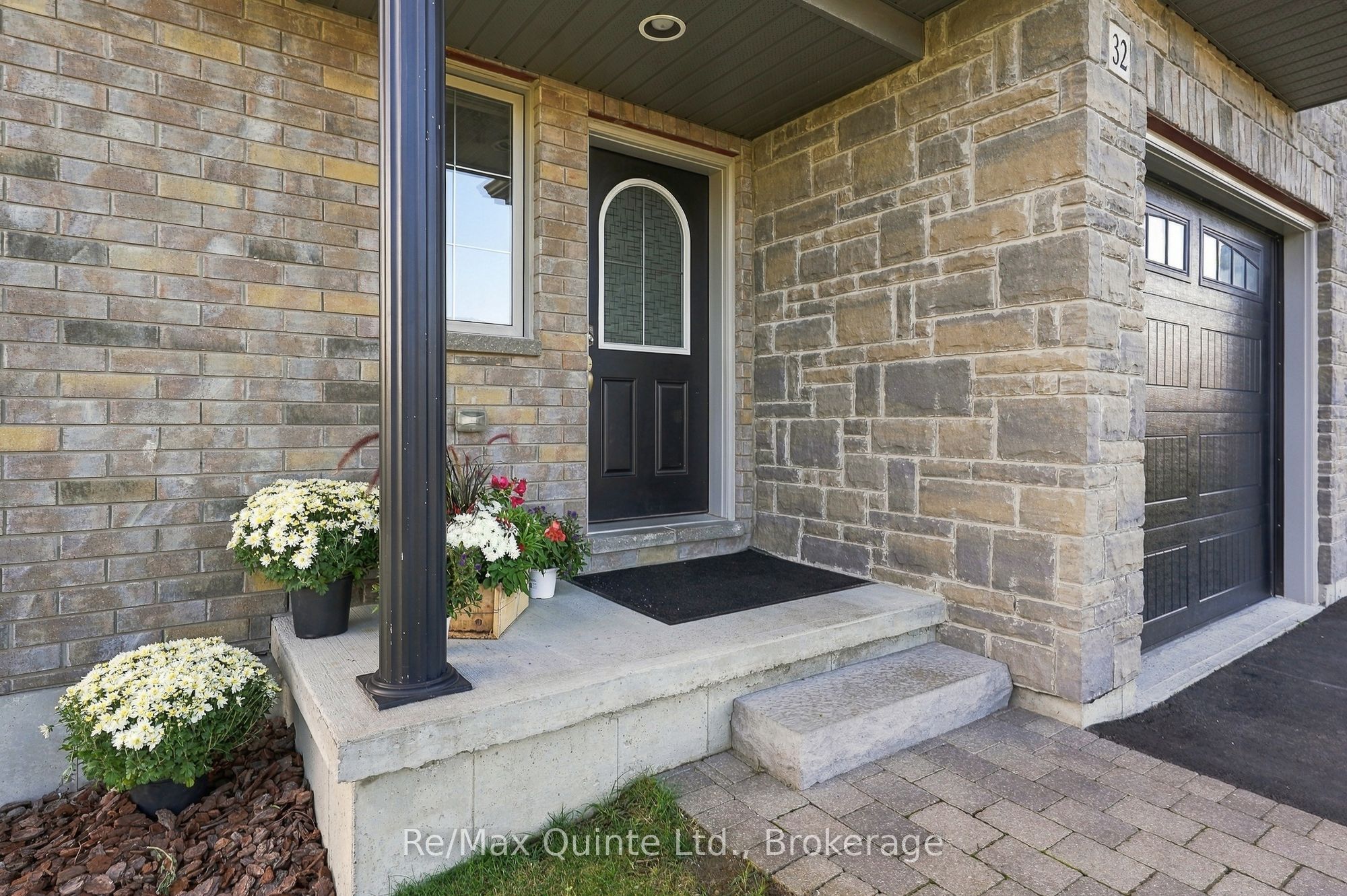 32 Cortland Crescent Property Photo 5