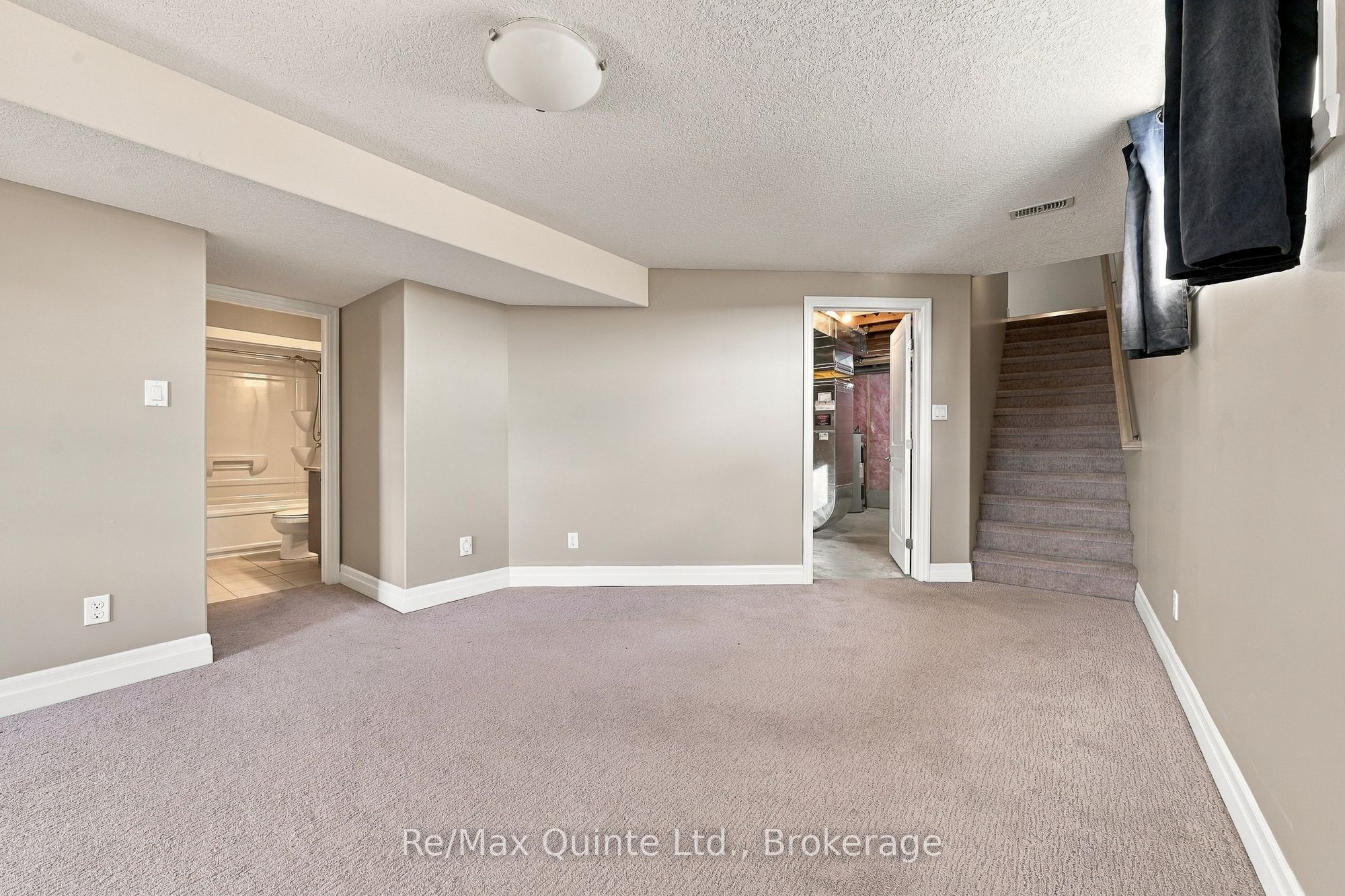 32 Cortland Crescent Property Photo 22