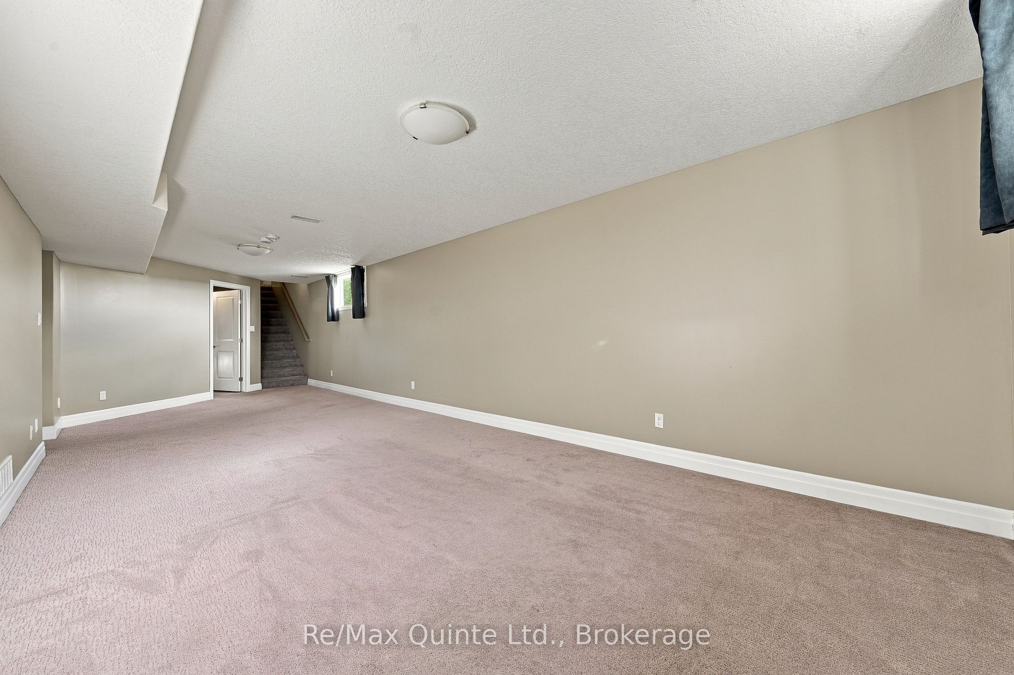 32 Cortland Crescent Property Photo 24