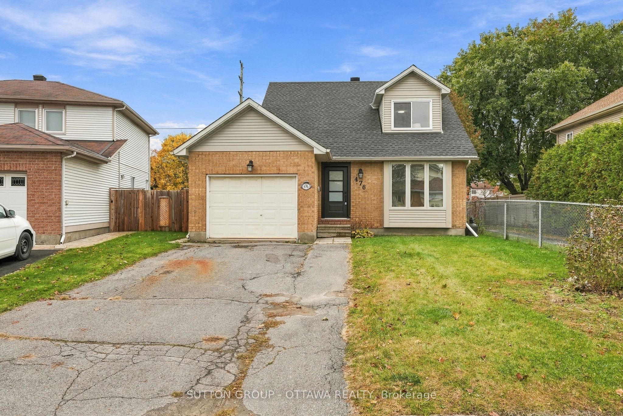 476 Rougemount Crescent
