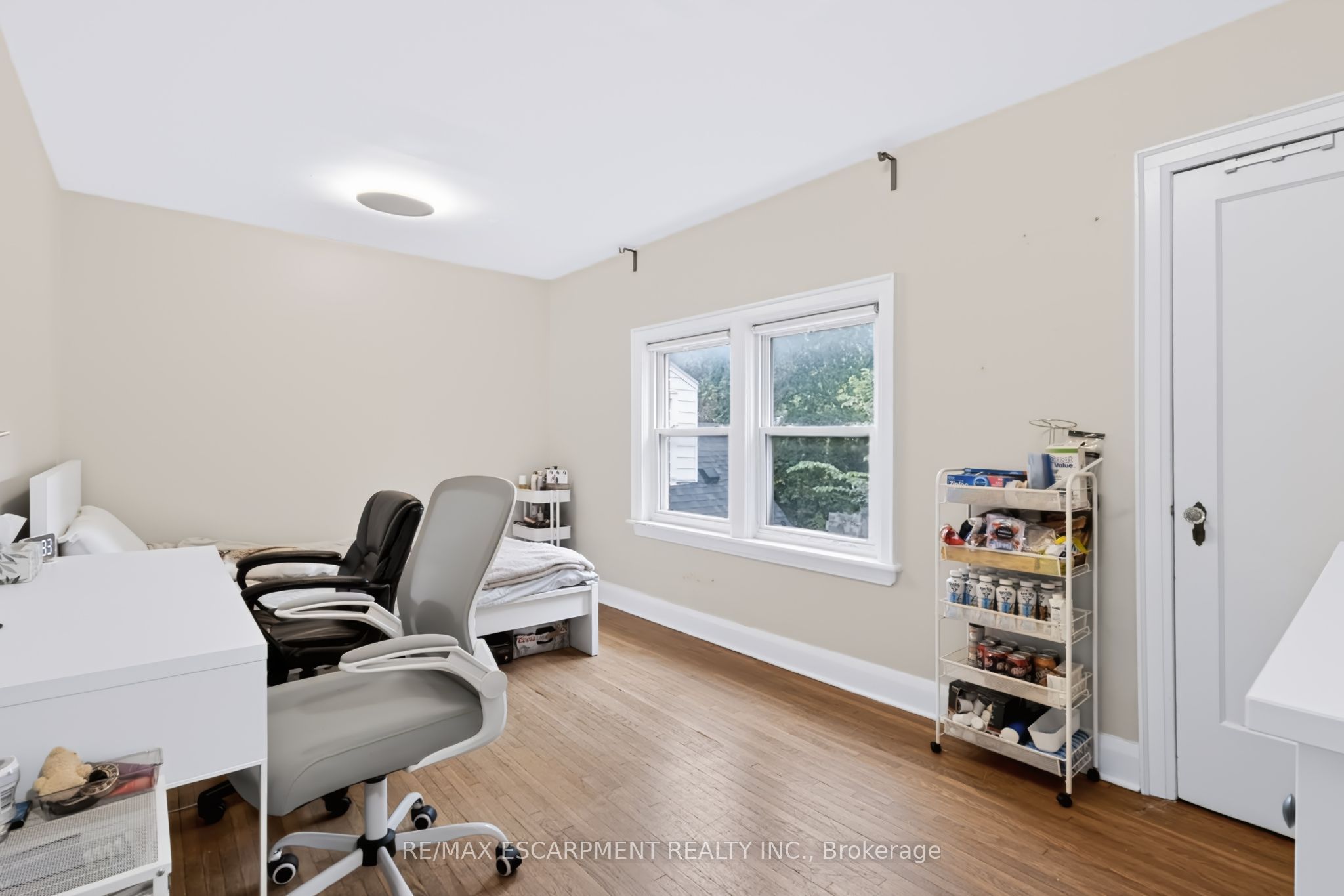 27 Forsyth Avenue S Property Photo 20