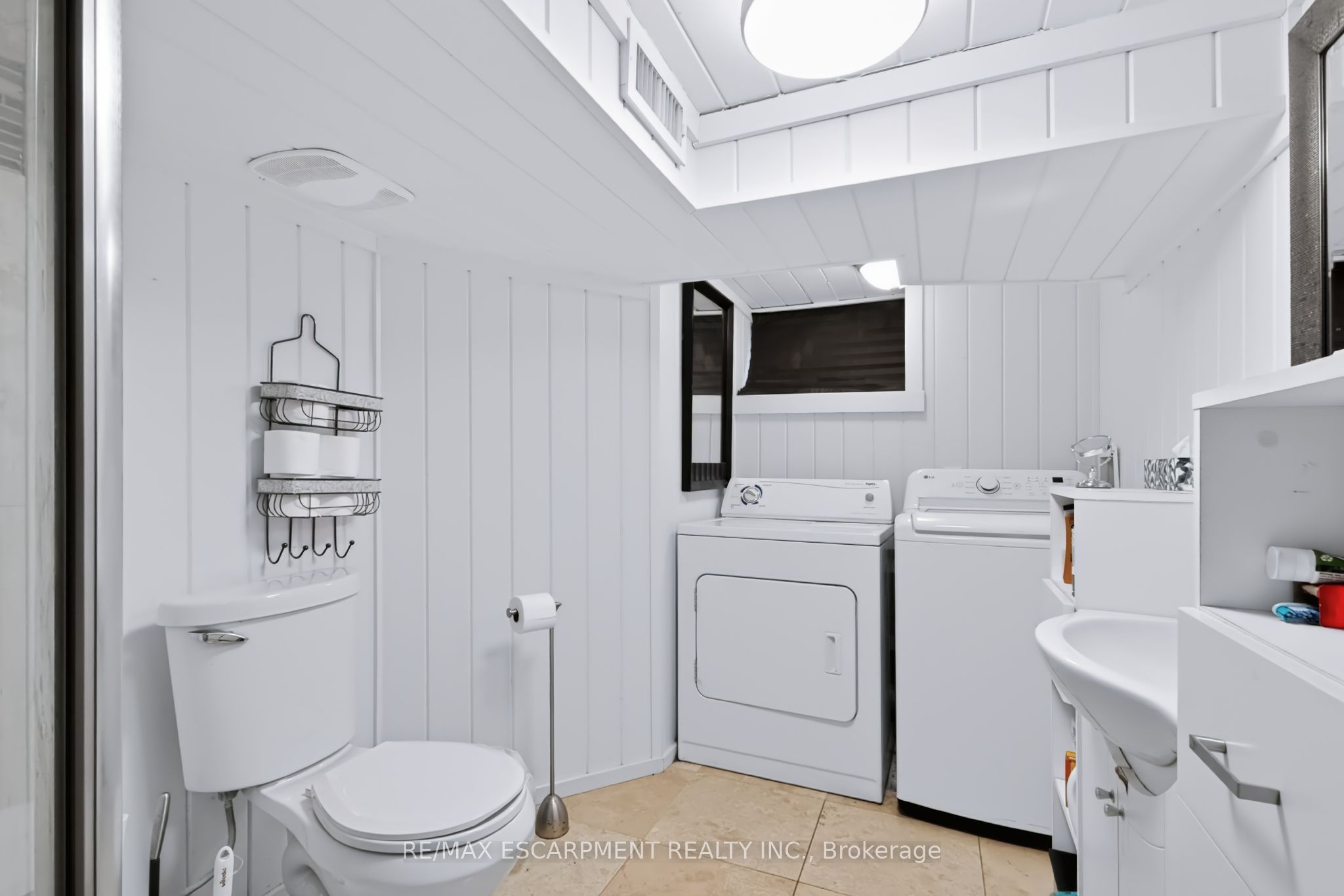 27 Forsyth Avenue S Property Photo 32