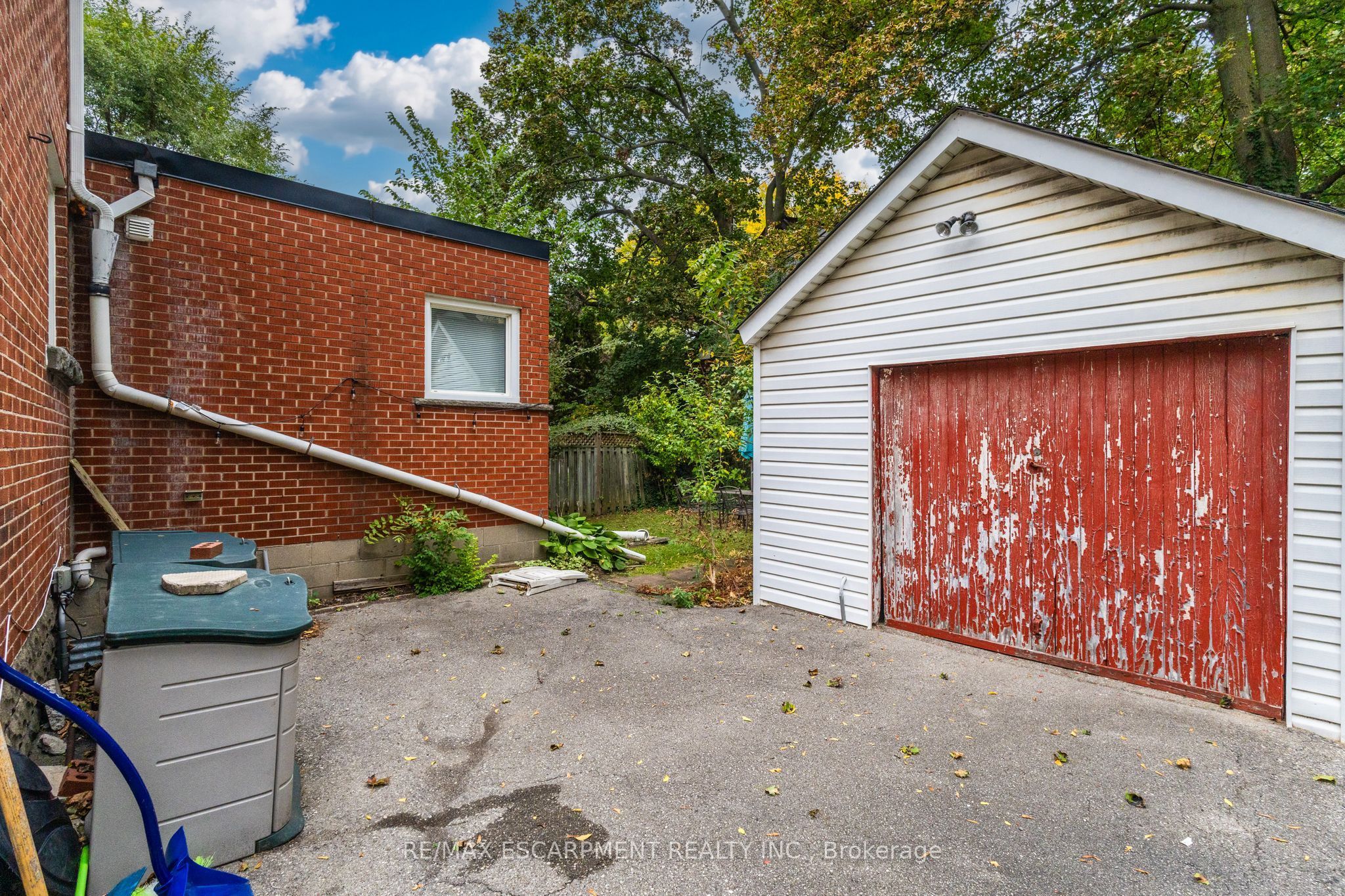 27 Forsyth Avenue S Property Photo 35