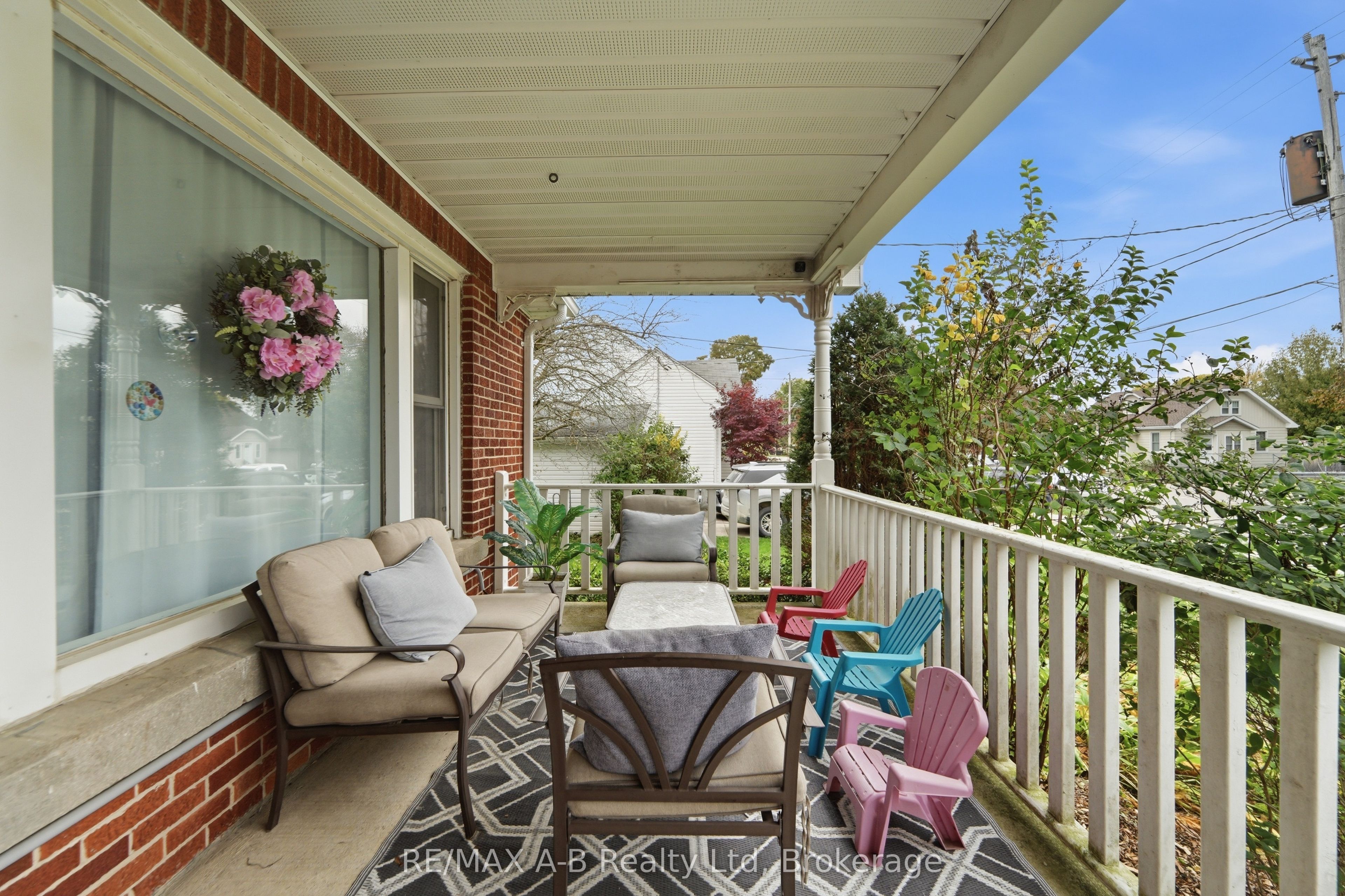 77 Gidley Street E Property Photo 5