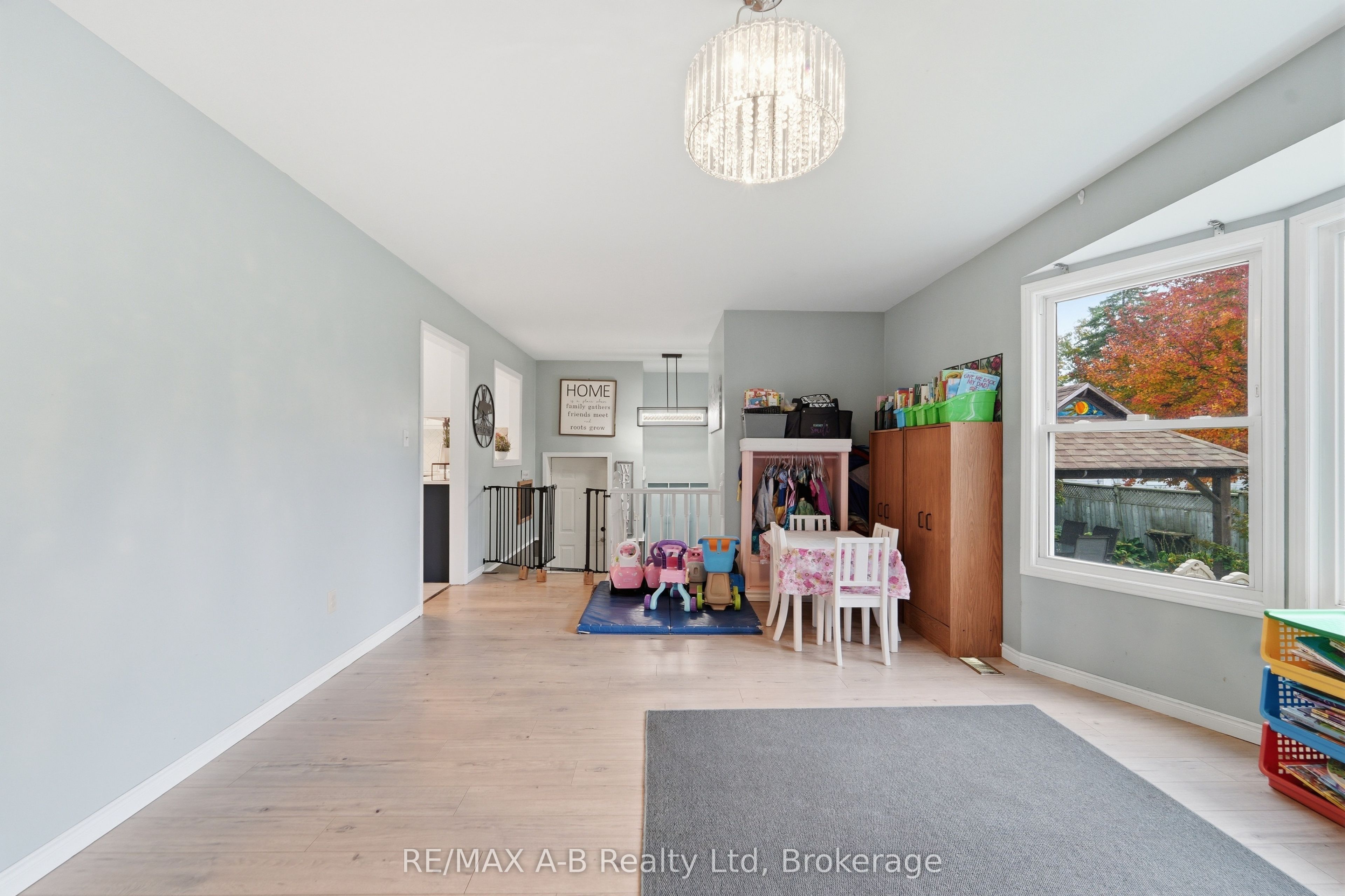 77 Gidley Street E Property Photo 17