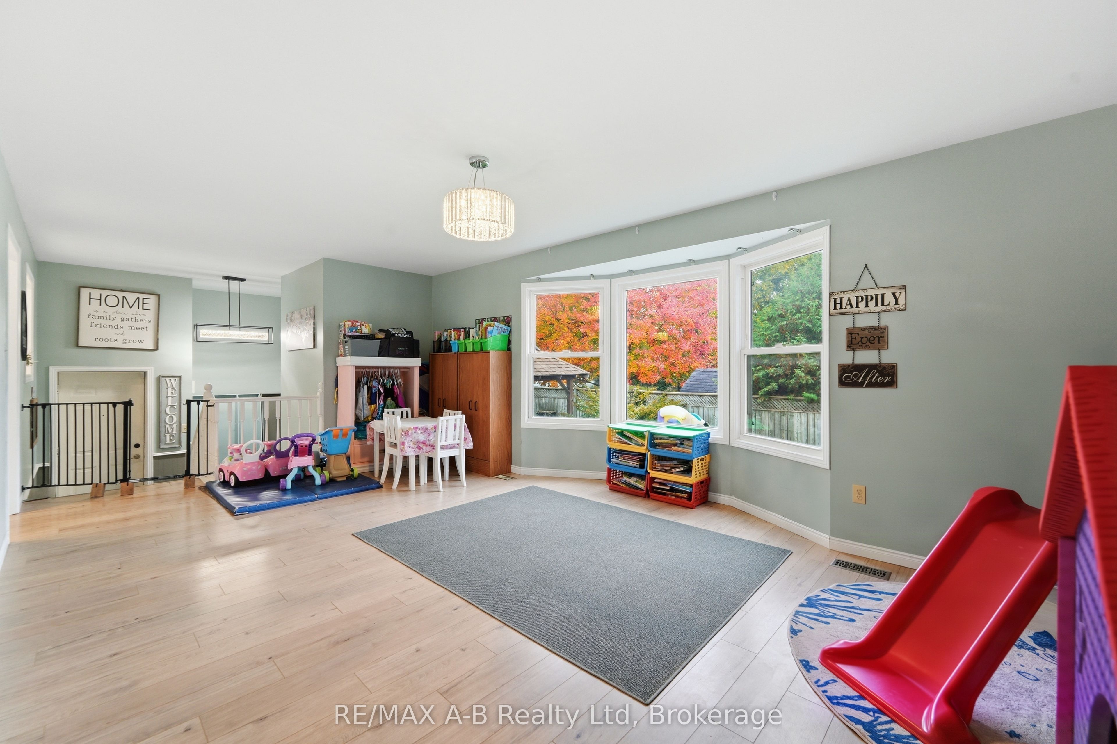 77 Gidley Street E Property Photo 19