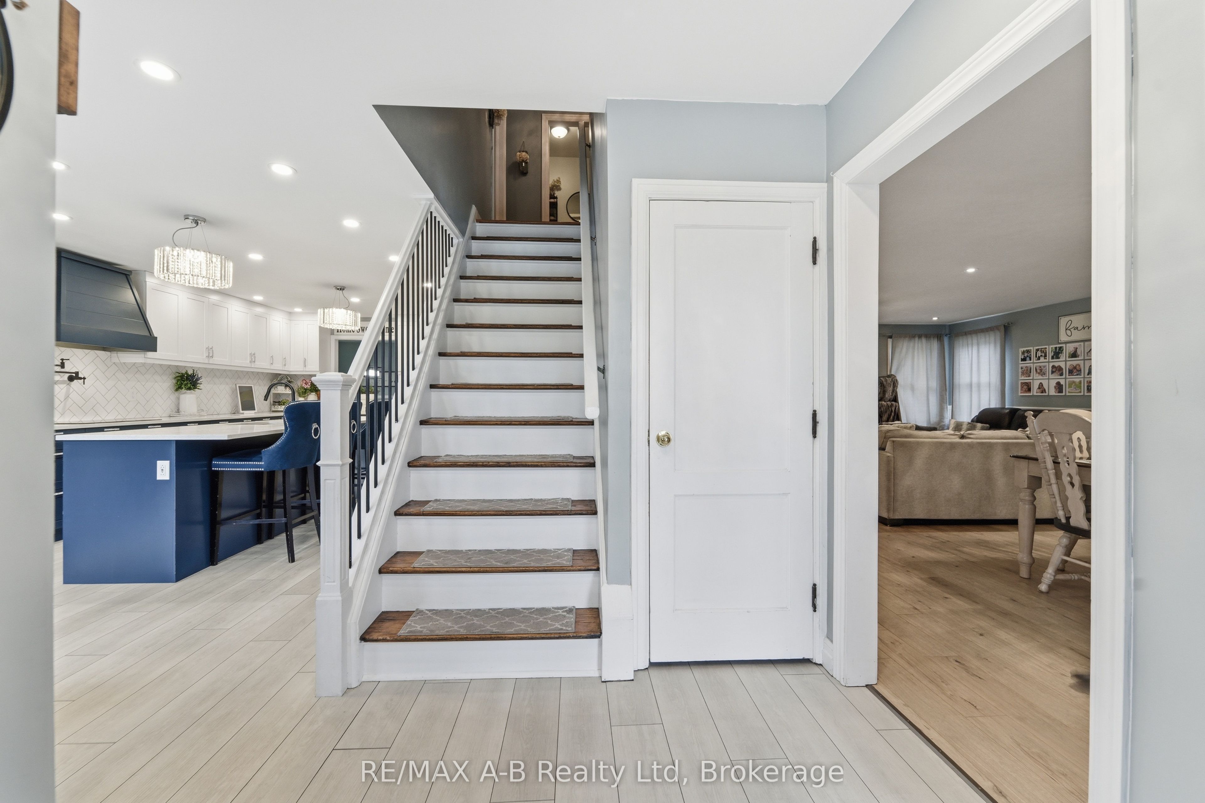 77 Gidley Street E Property Photo 23