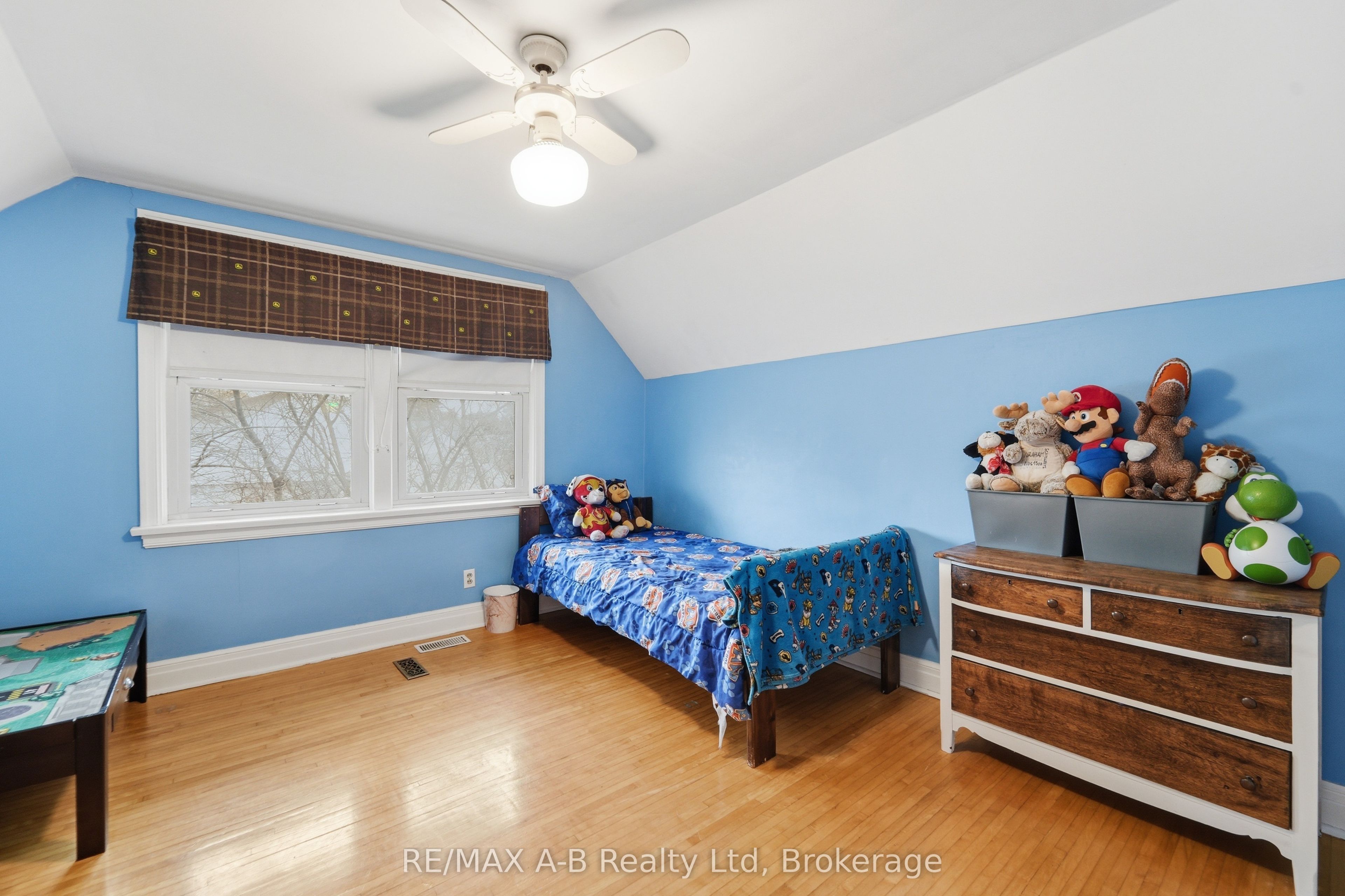 77 Gidley Street E Property Photo 27
