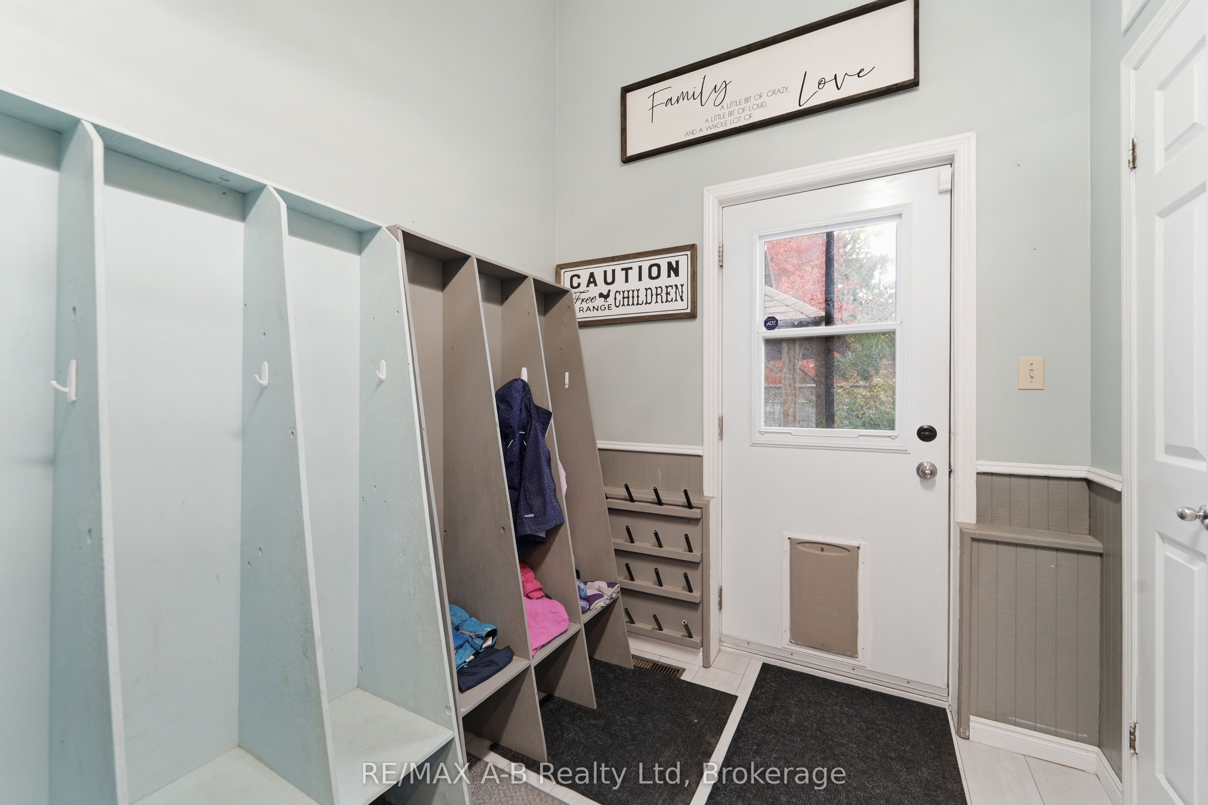 77 Gidley Street E Property Photo 33