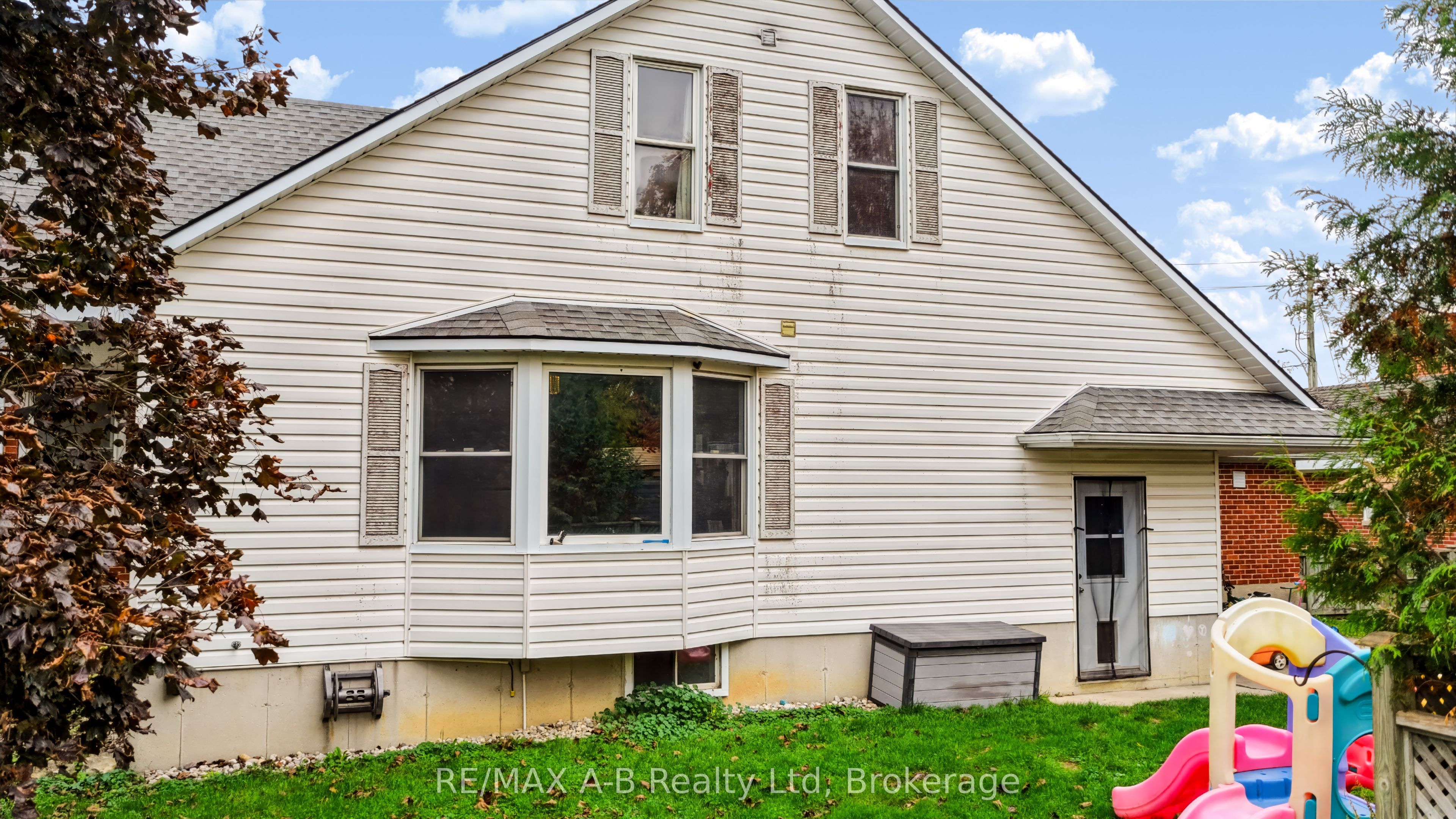 77 Gidley Street E Property Photo 36