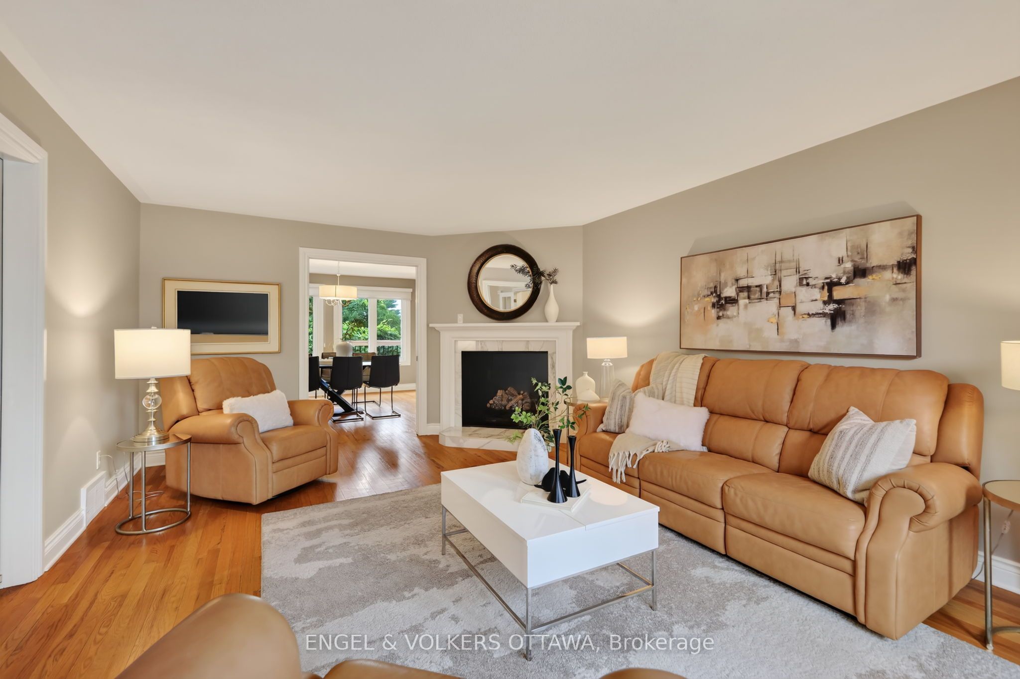 2106 Lamira Street Property Photo 6