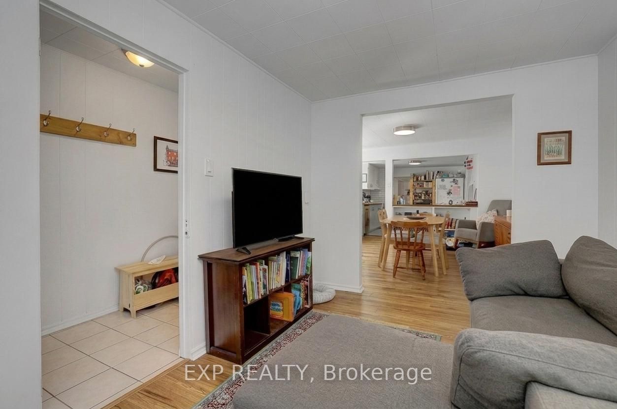 102 Lebreton Street N Property Photo 6