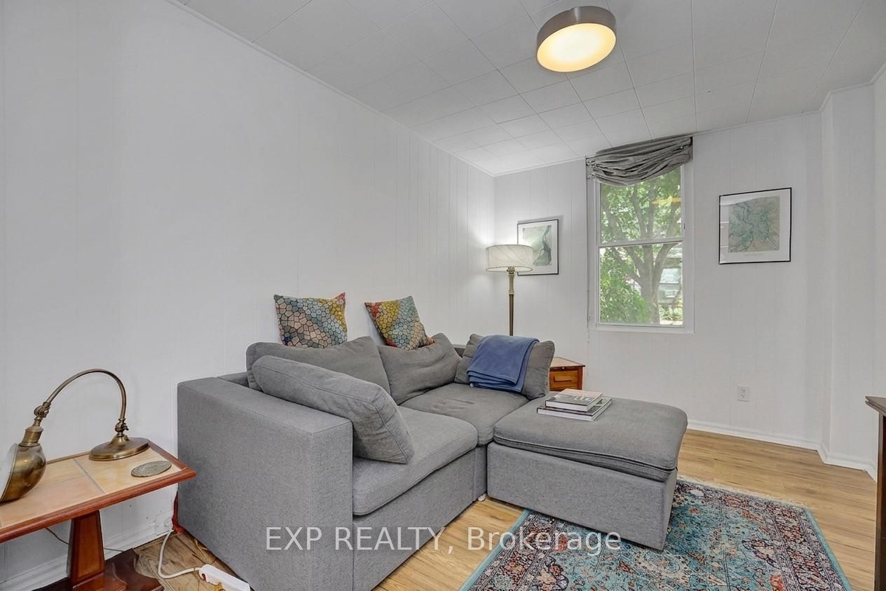 102 Lebreton Street N Property Photo 8