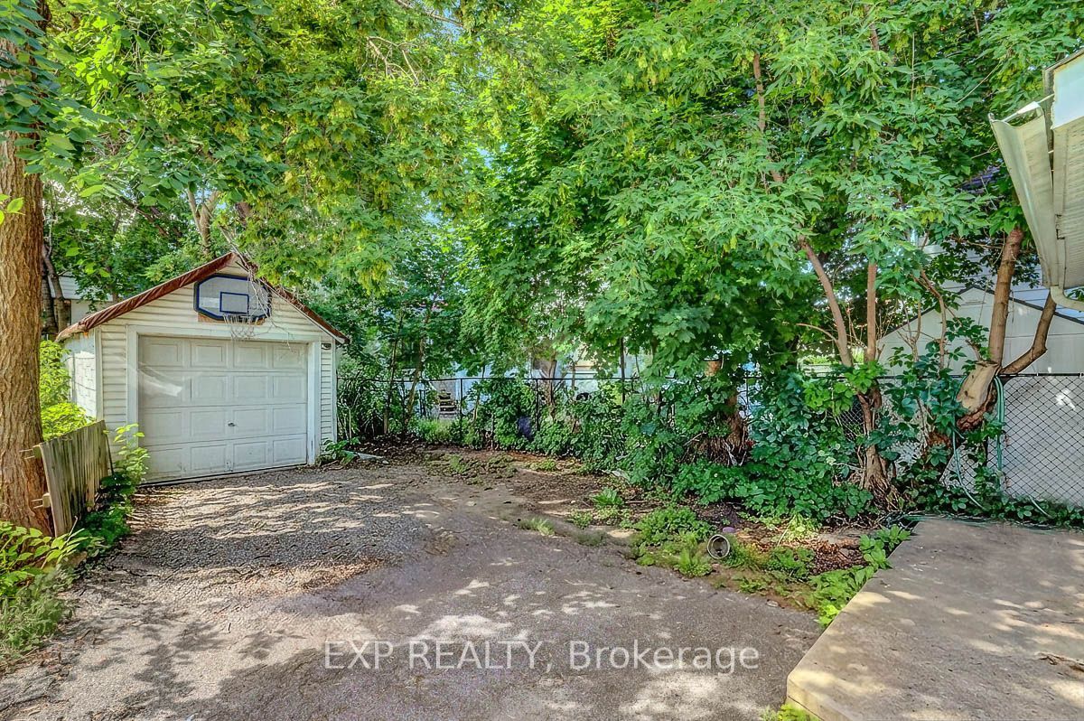 102 Lebreton Street N Property Photo 23