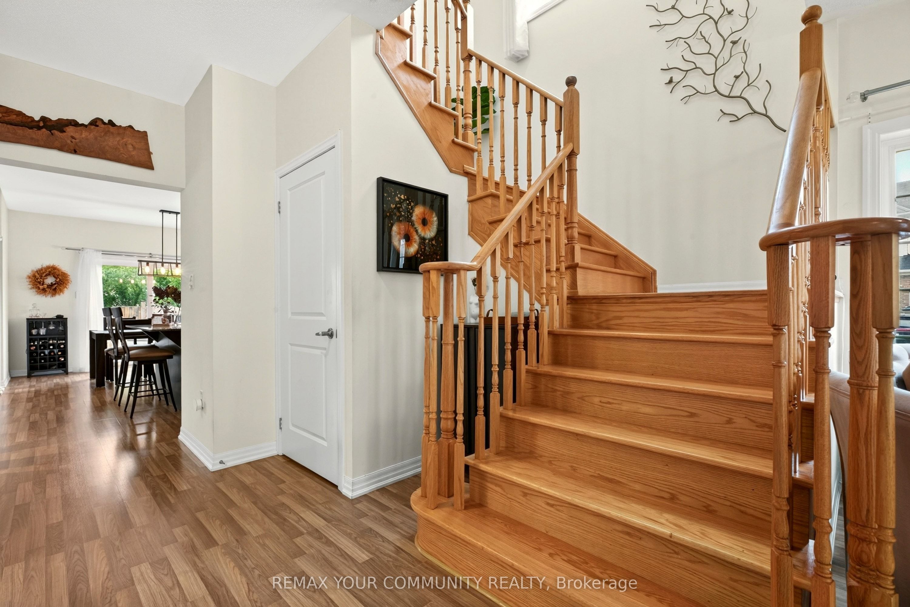 55 Dominion Crescent Property Photo 7