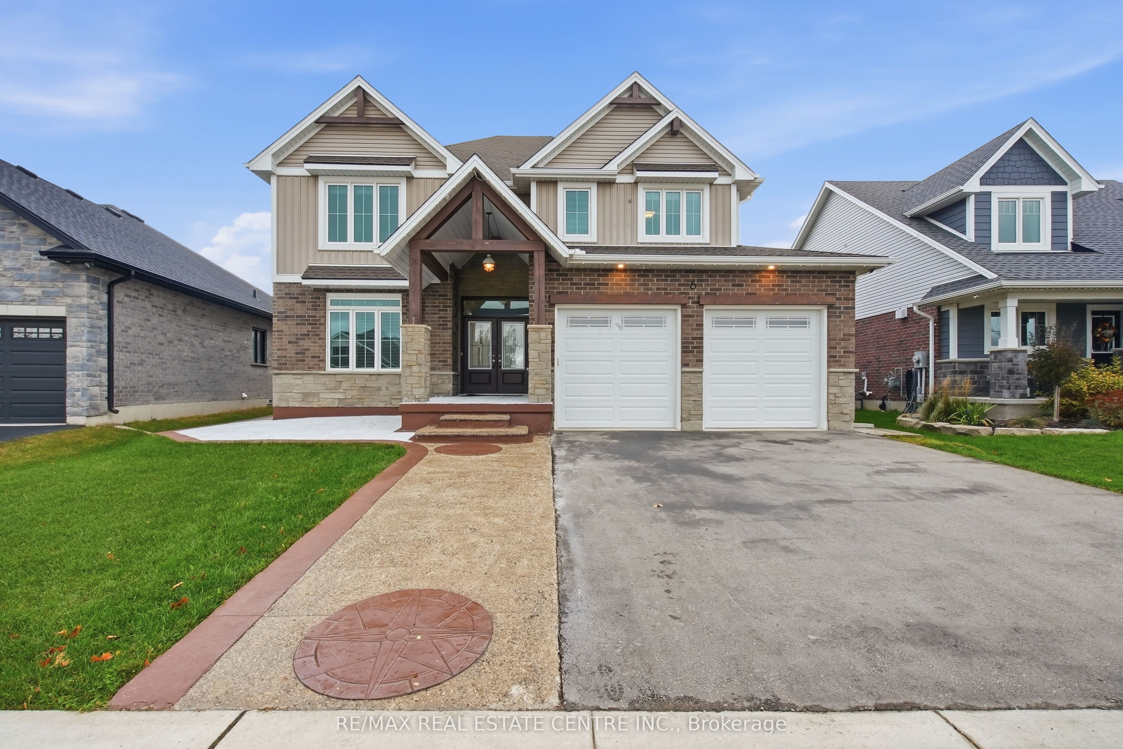6 Feathers Crossing Property Photo 1