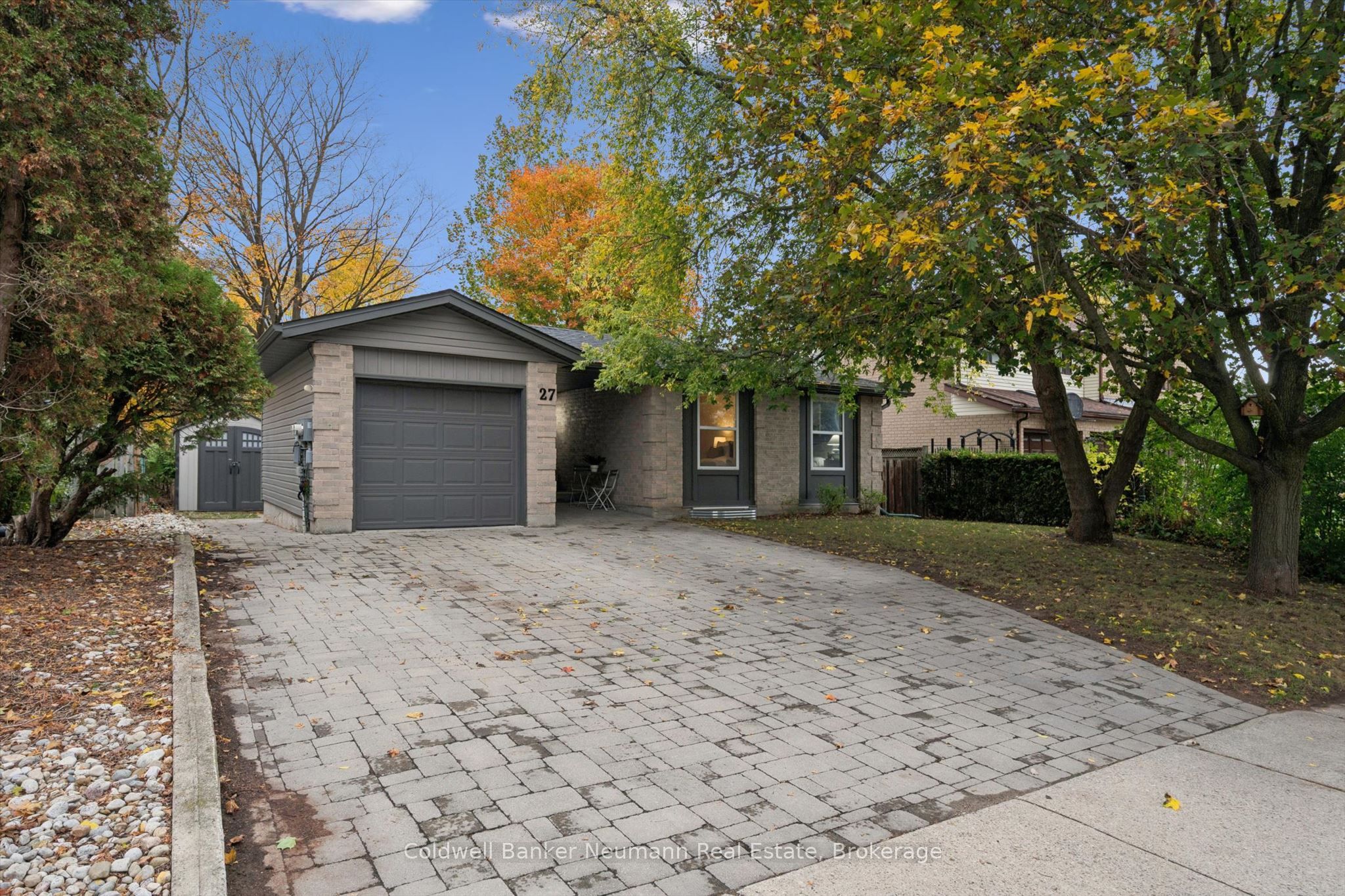 27 Aspen Valley Crescent Property Photo 2