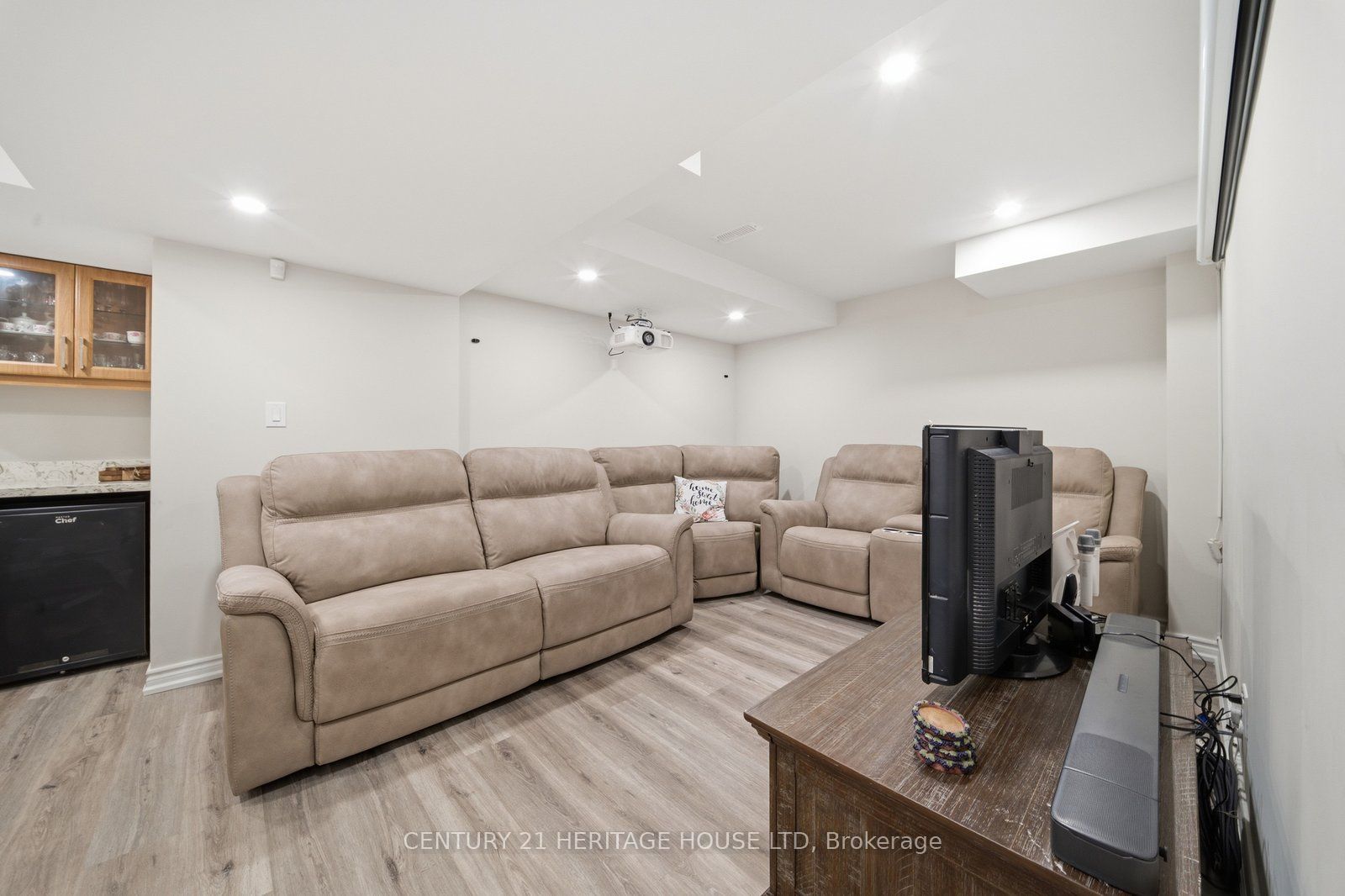 4 English Lane Property Photo 29