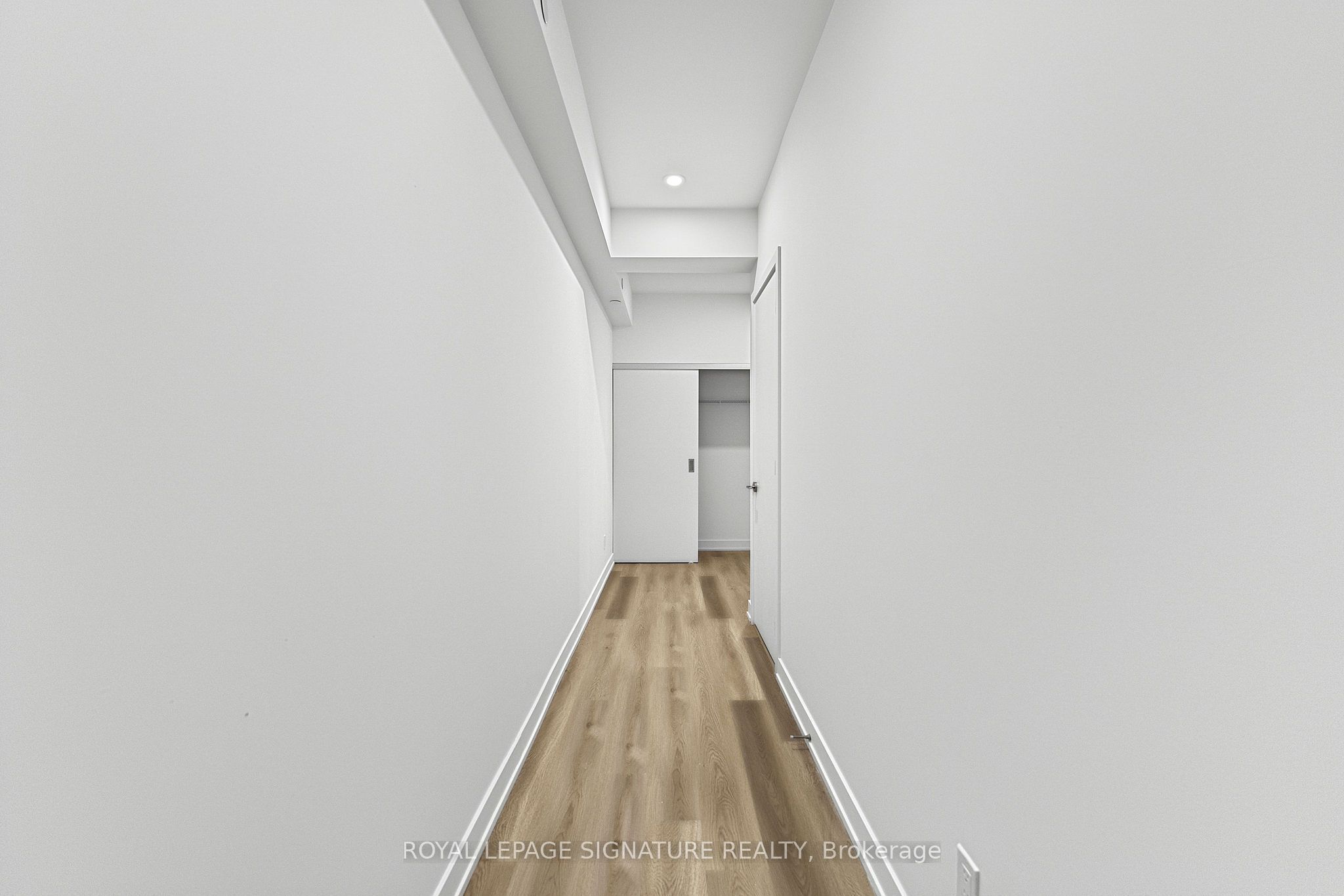 91 John Street N 1808 Property Photo 14