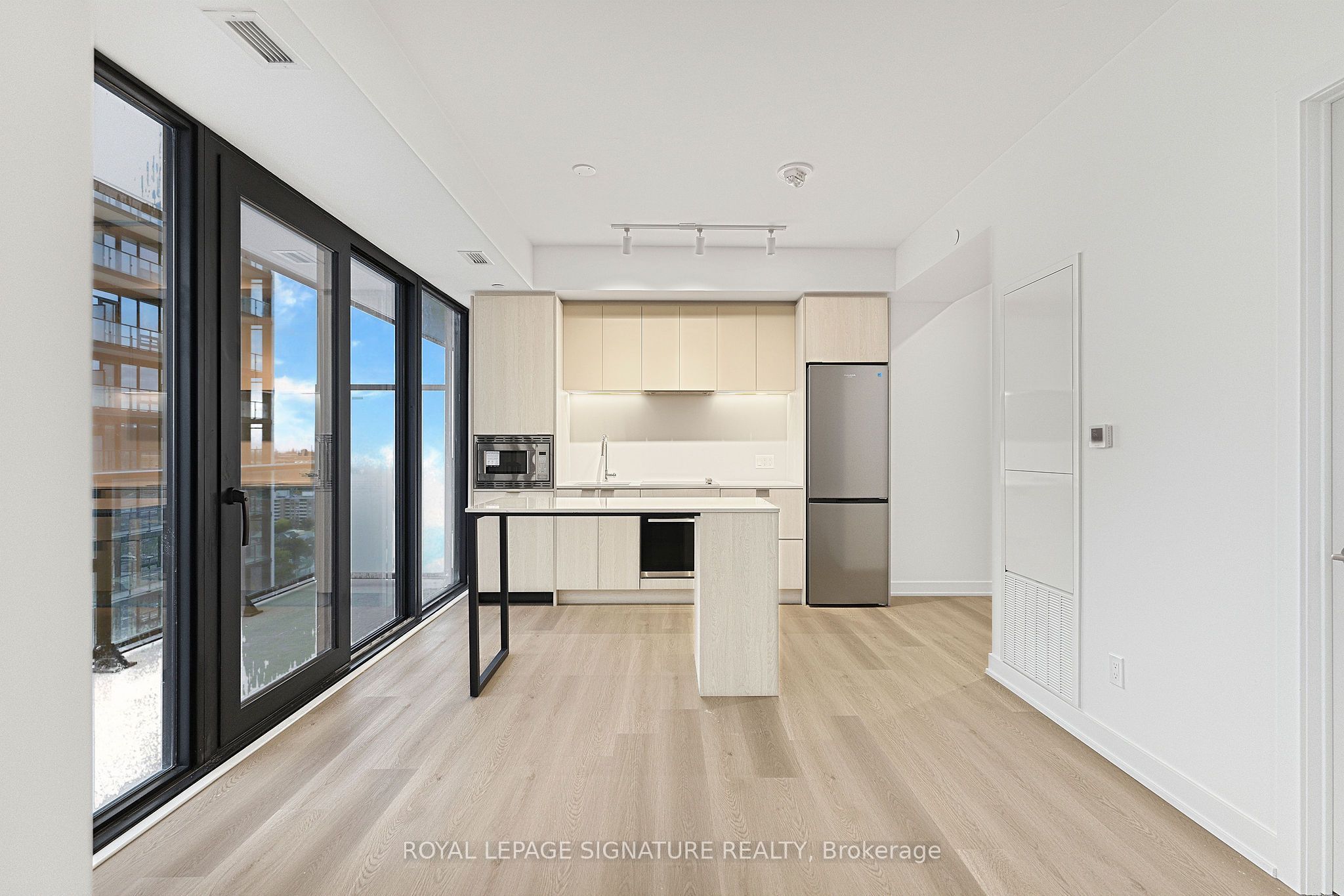91 John Street N 1808 Property Photo 16