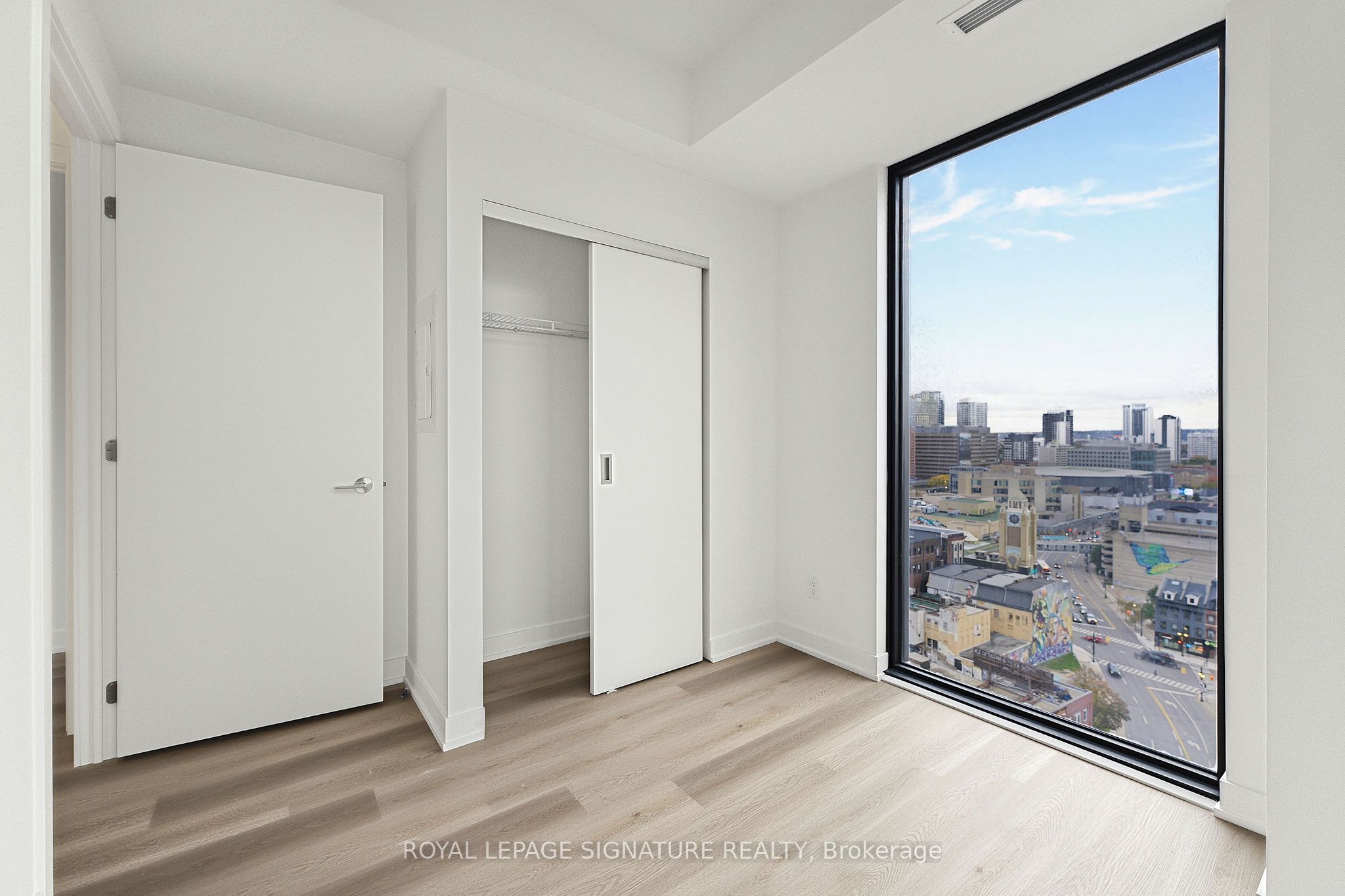 91 John Street N 1808 Property Photo 22