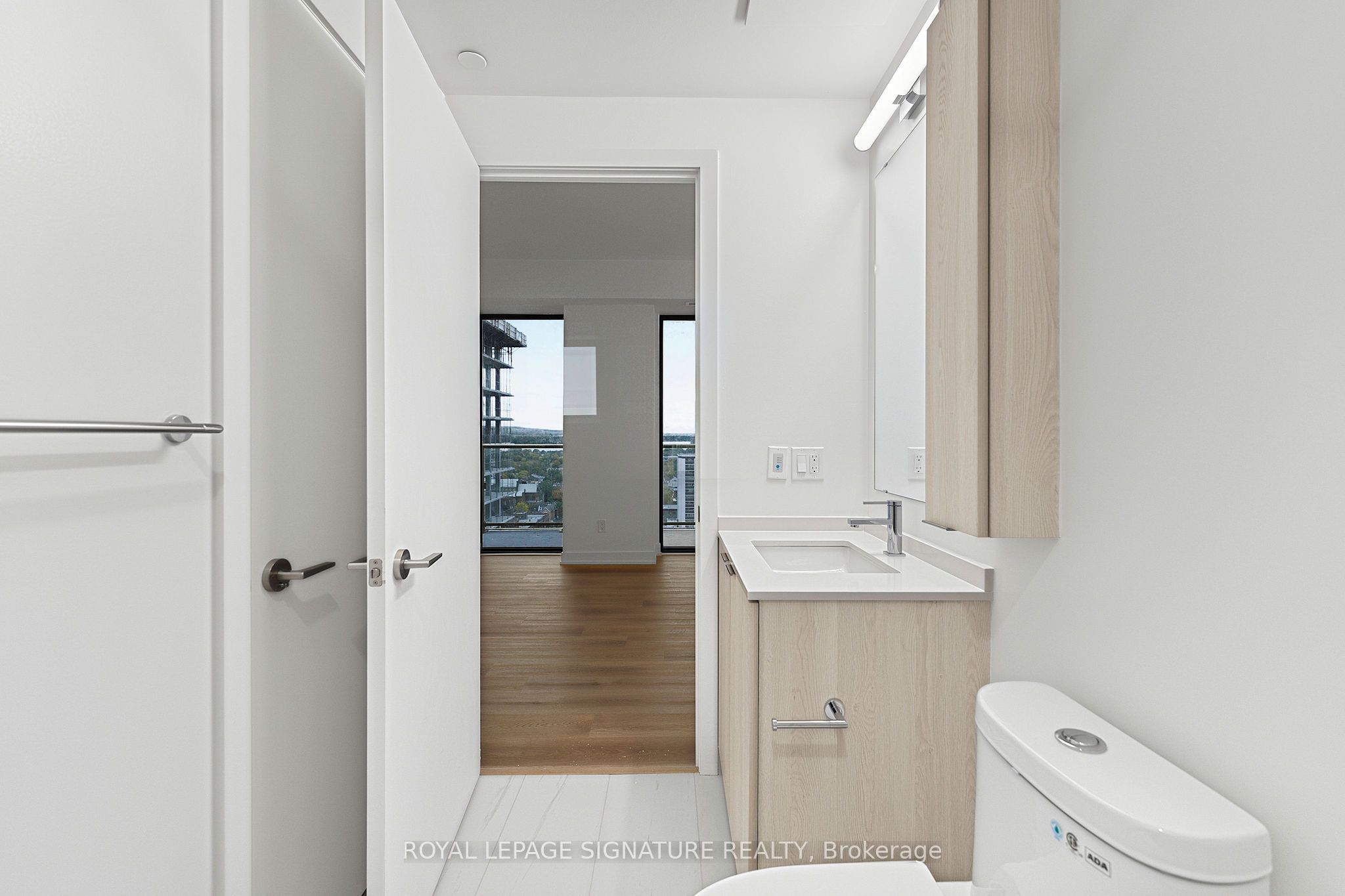 91 John Street N 1808 Property Photo 26