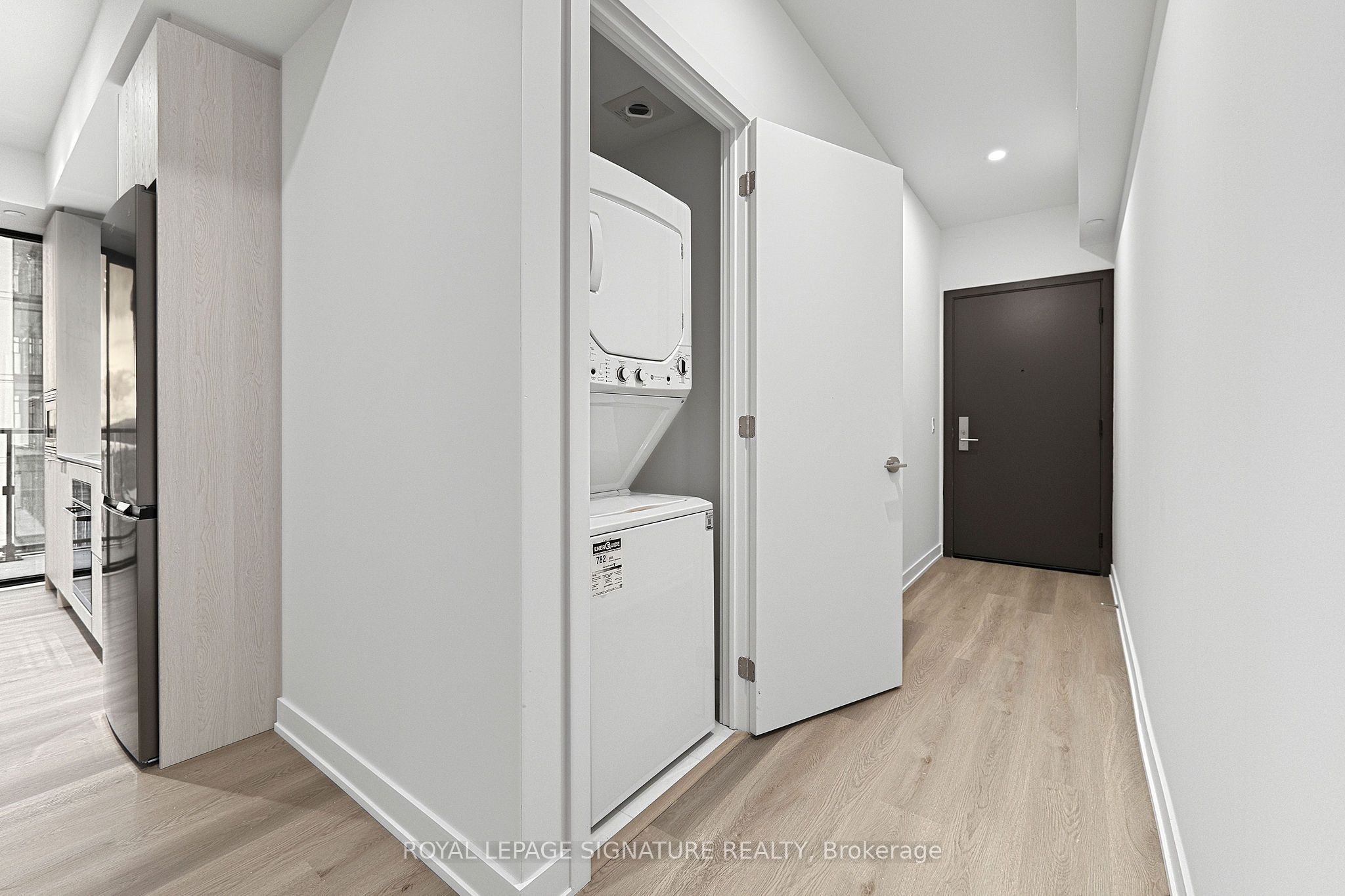 91 John Street N 1808 Property Photo 27