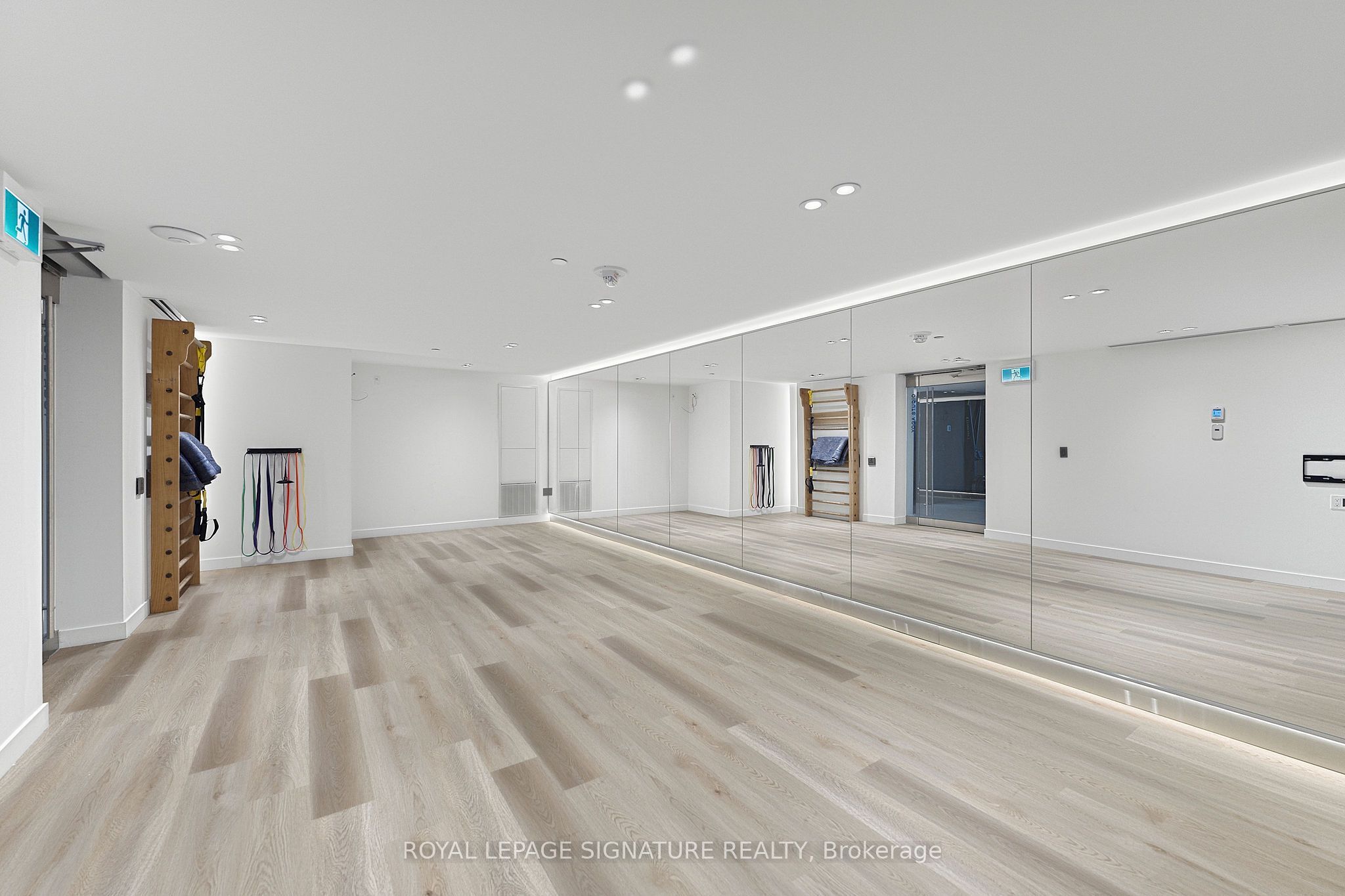 91 John Street N 1808 Property Photo 34