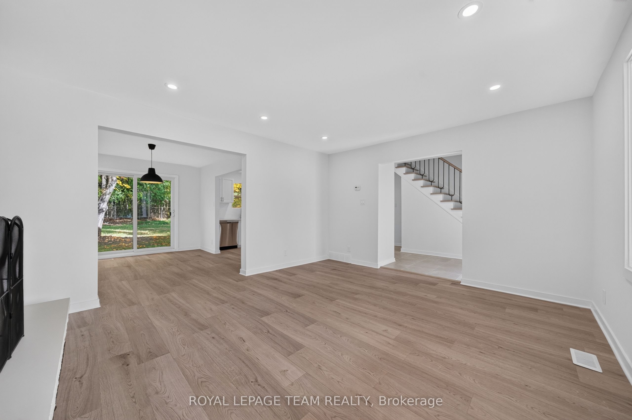 120 Glenncastle Drive Property Photo 27