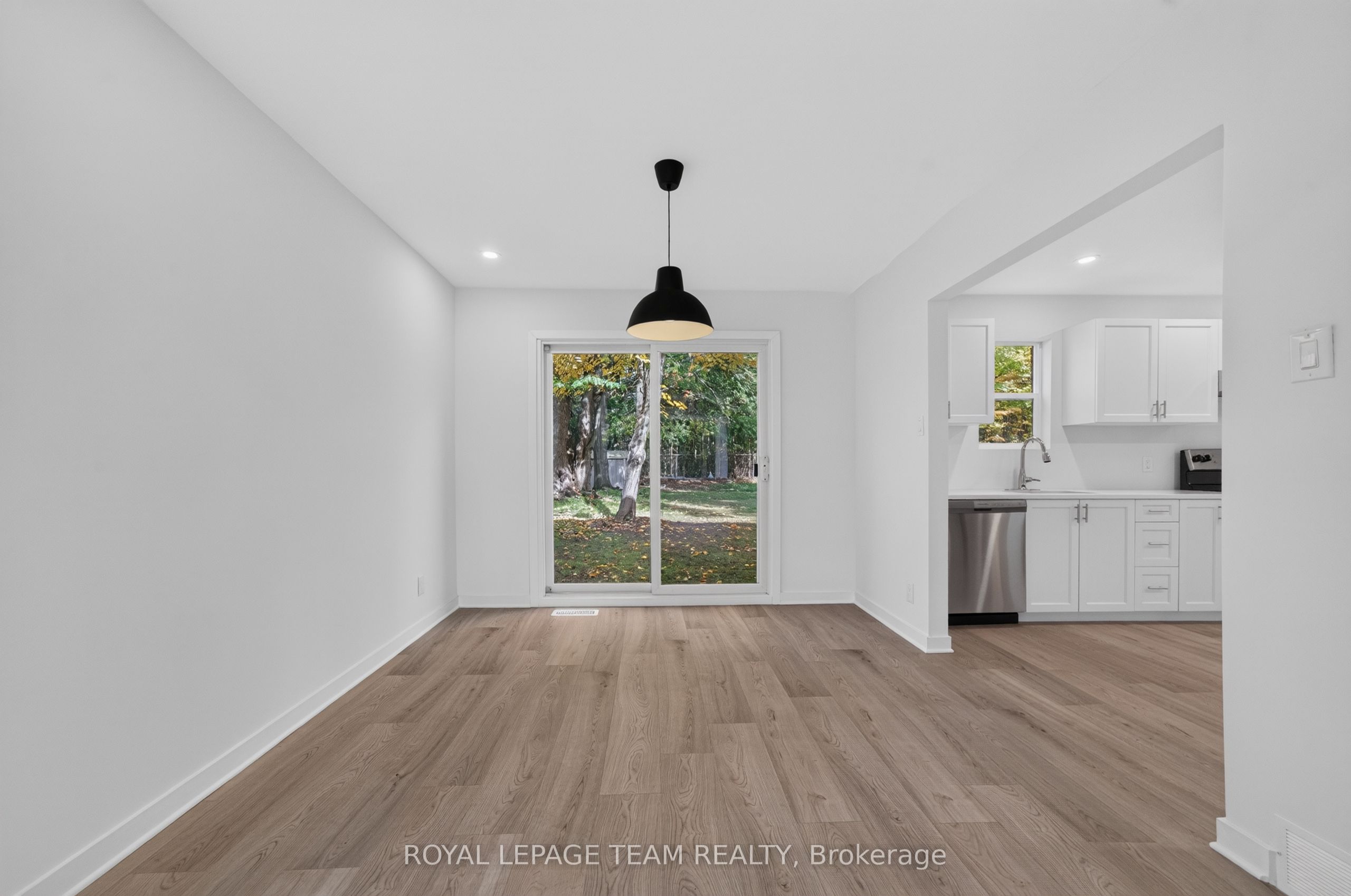 120 Glenncastle Drive Property Photo 28