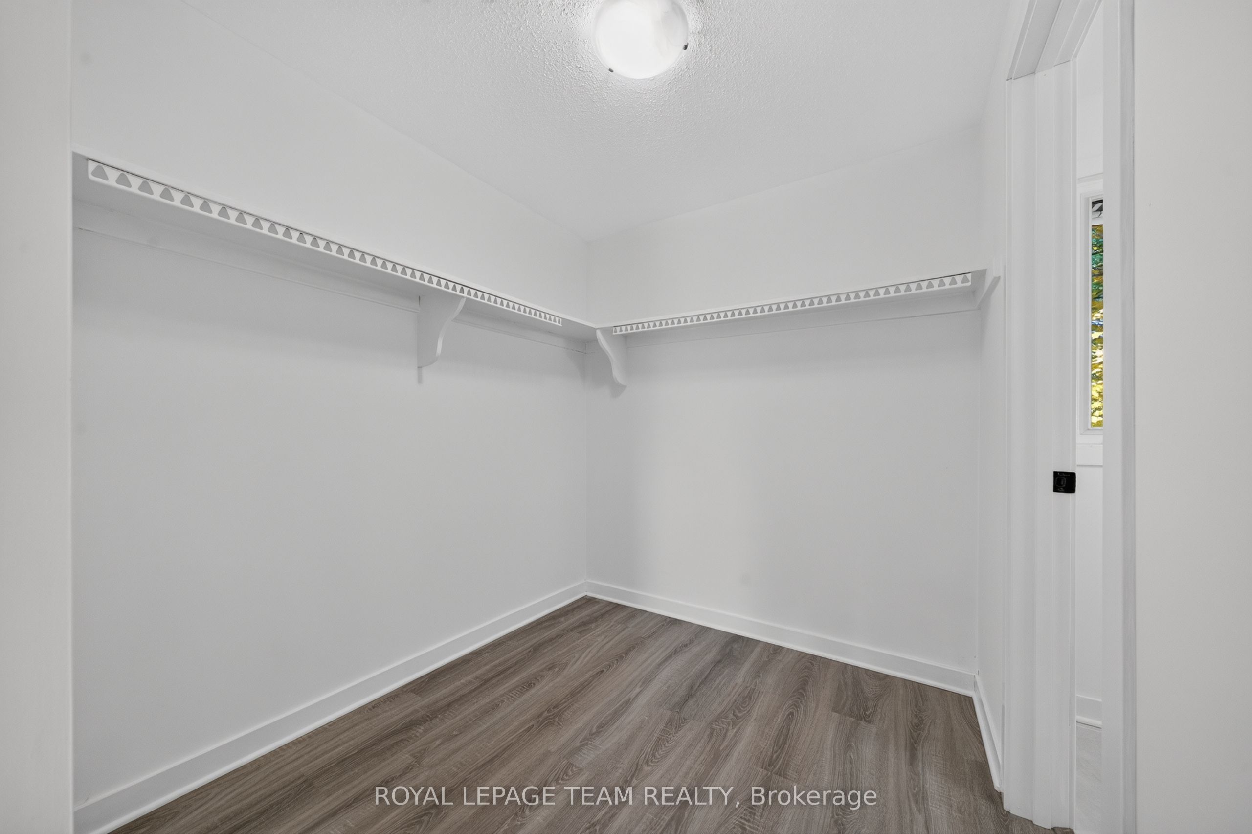 120 Glenncastle Drive Property Photo 38