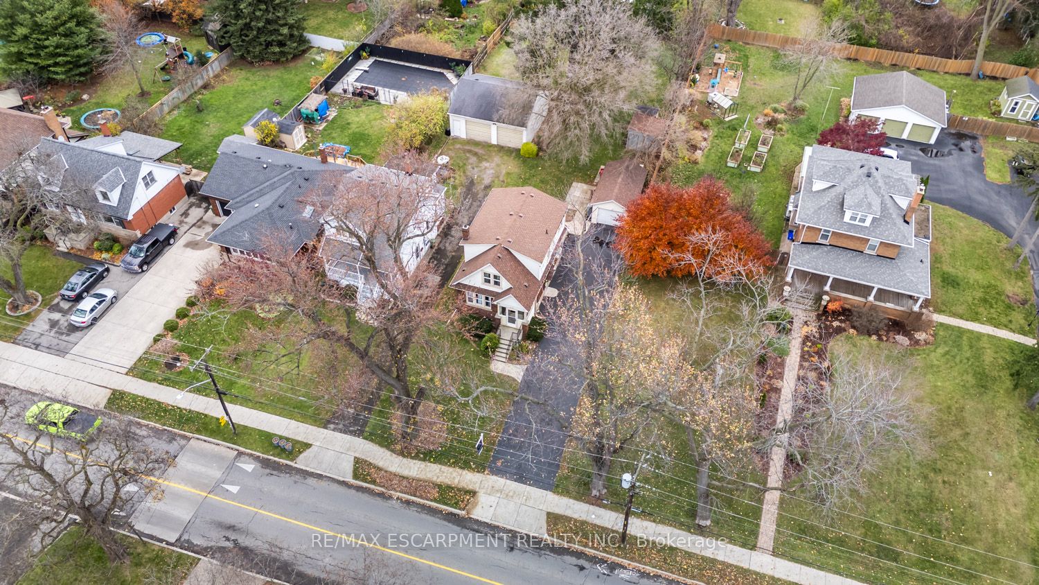 60 Lake Avenue Drive Property Photo 32