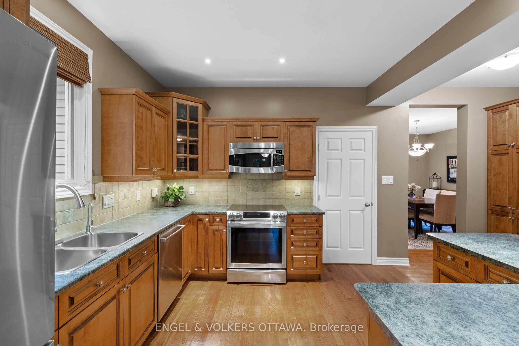 1629 Shauna Crescent Property Photo 8