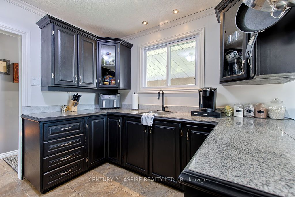 742 Zanders Road Property Photo 17