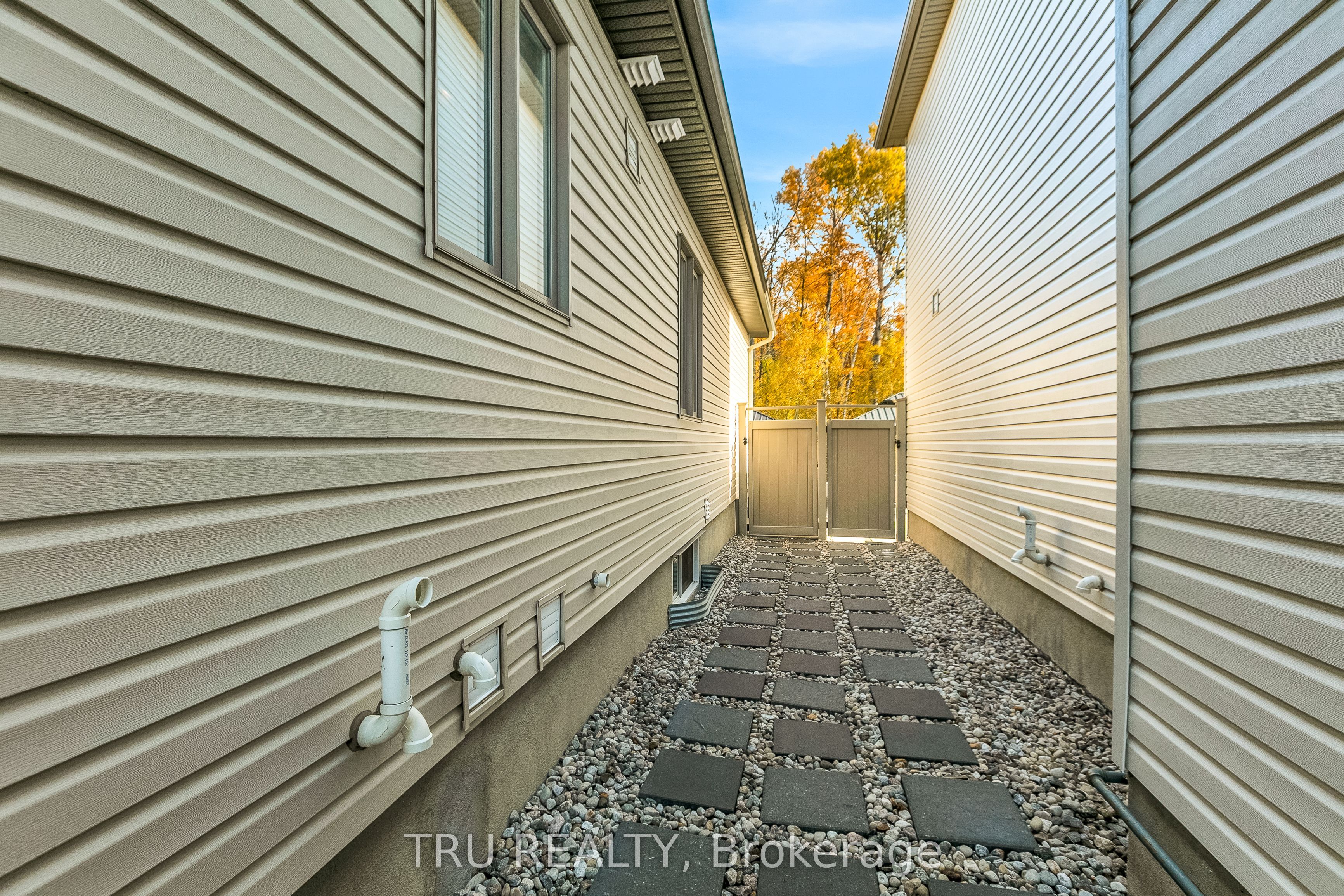6362 Renaud Road Property Photo 30