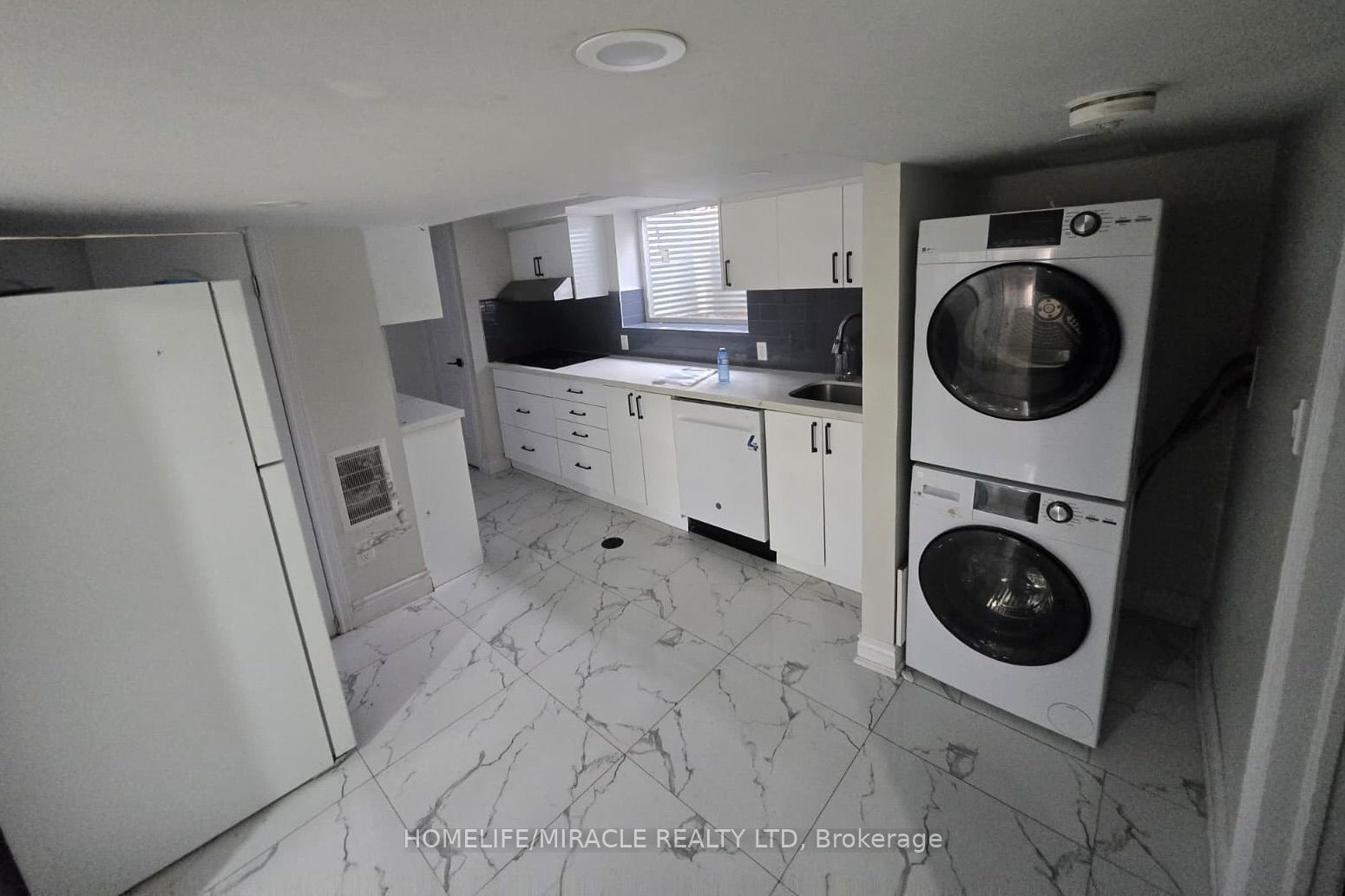 209 Greenbrook Drive Lower Property Photo 6