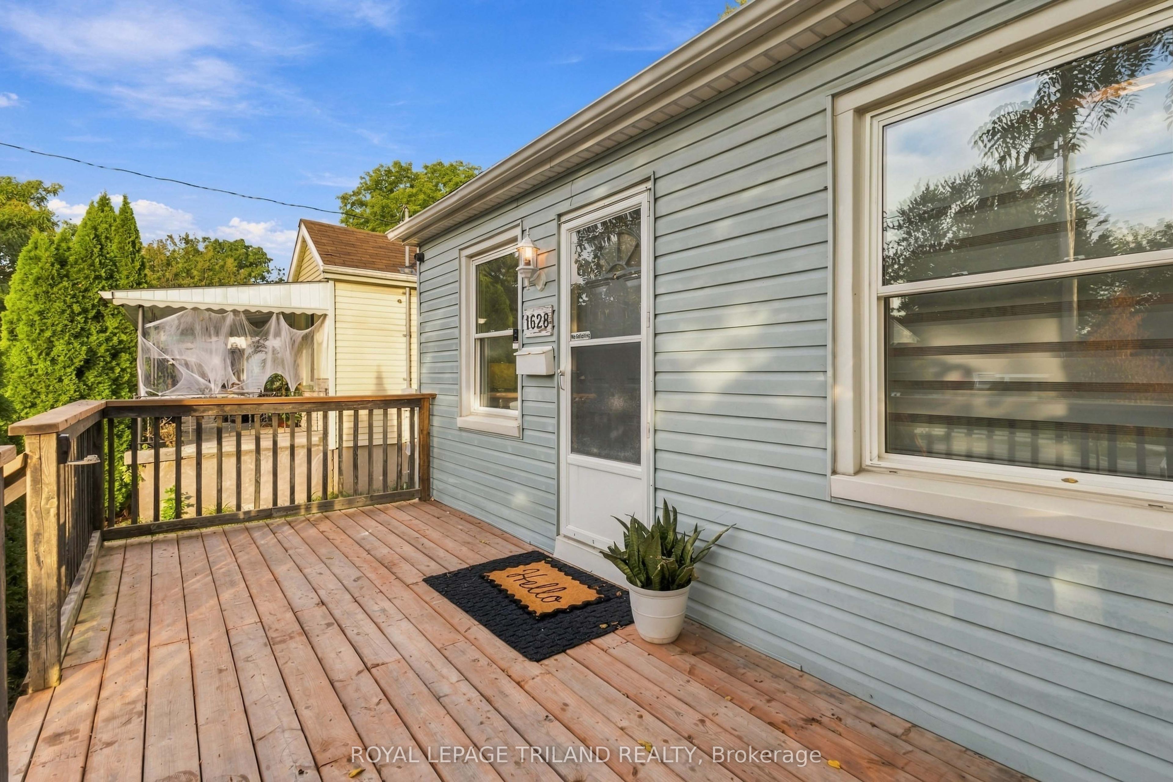 1628 Churchill Avenue Property Photo 1