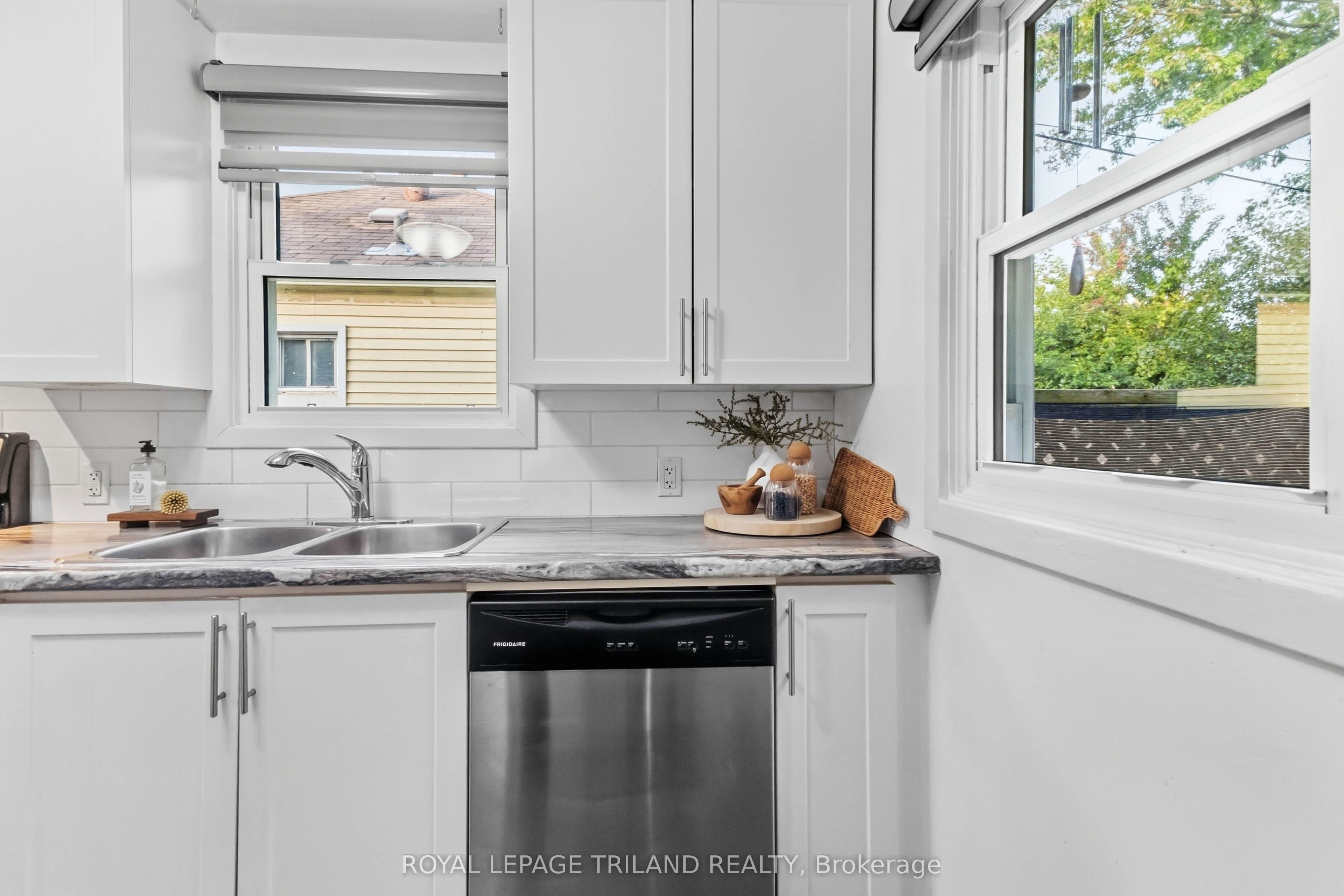 1628 Churchill Avenue Property Photo 20