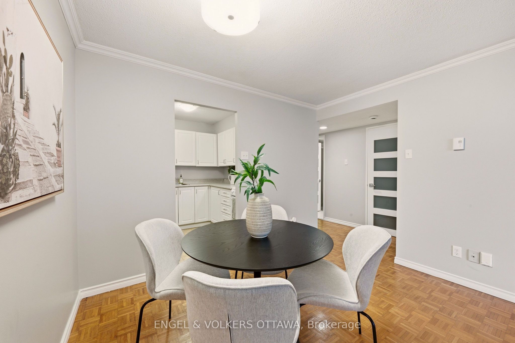 475 Laurier Avenue W 606 Property Photo 8
