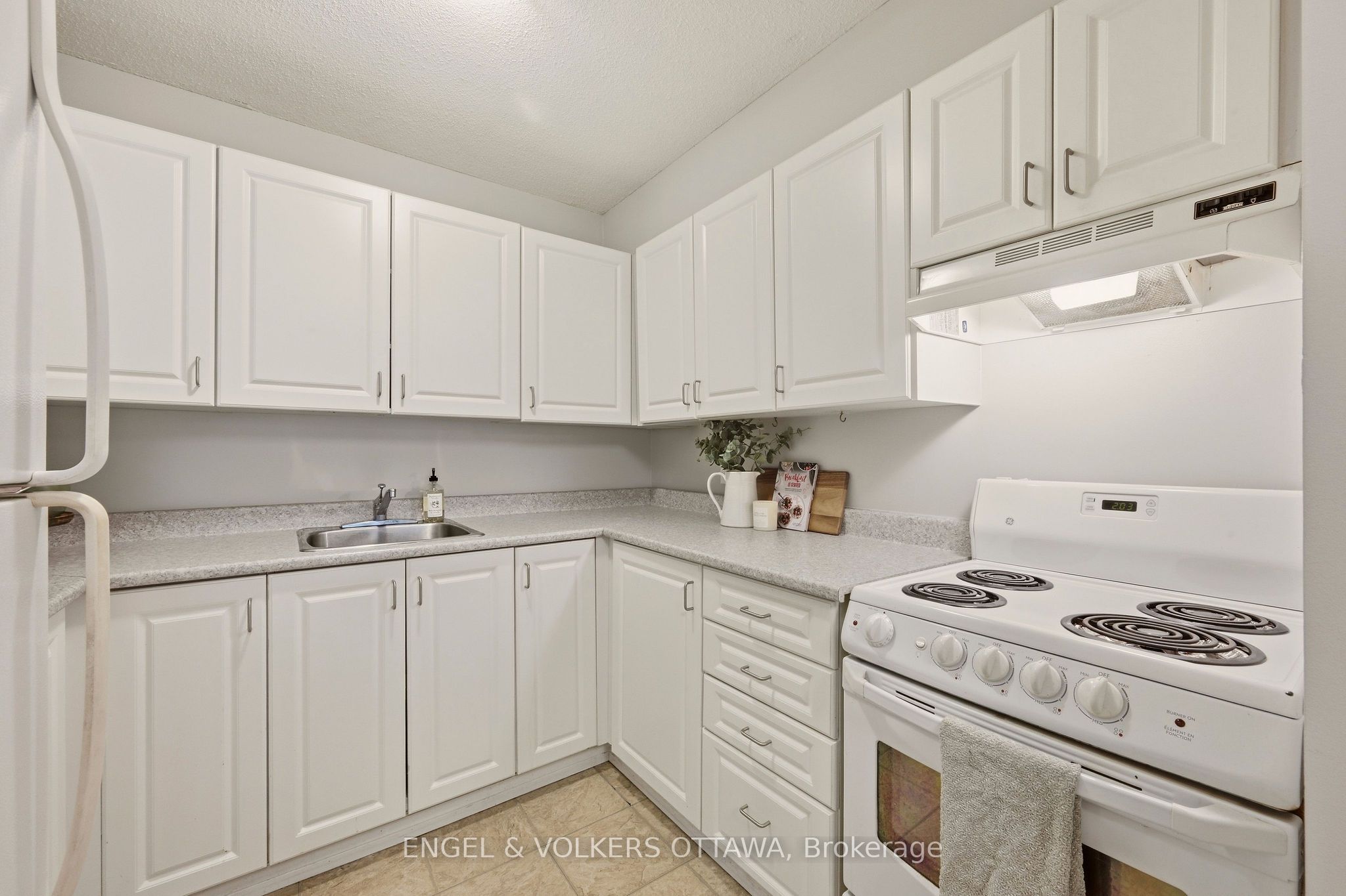 475 Laurier Avenue W 606 Property Photo 17