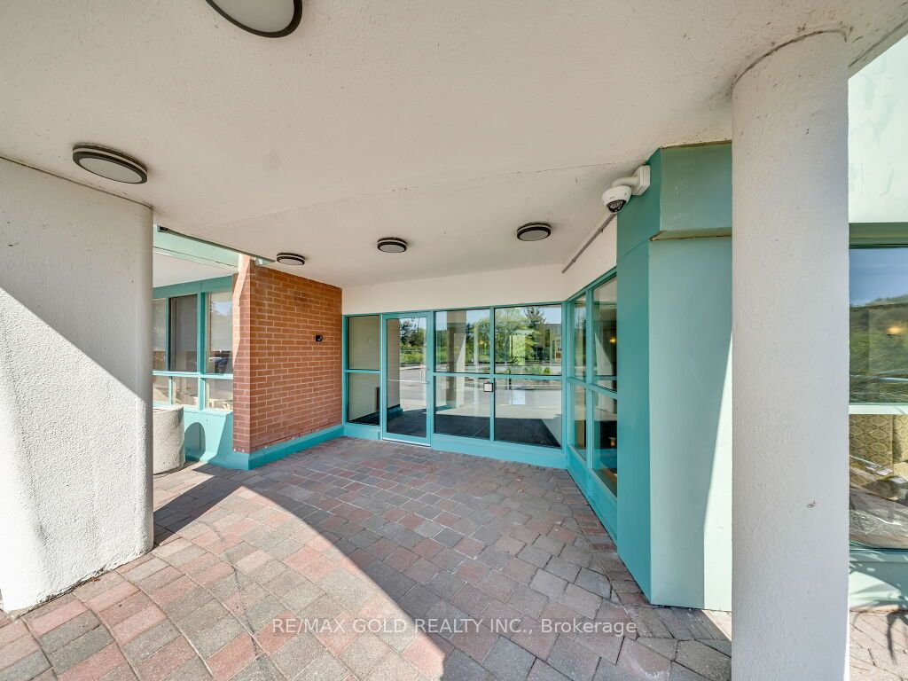 30 Blue Springs Drive 611 Property Photo 6